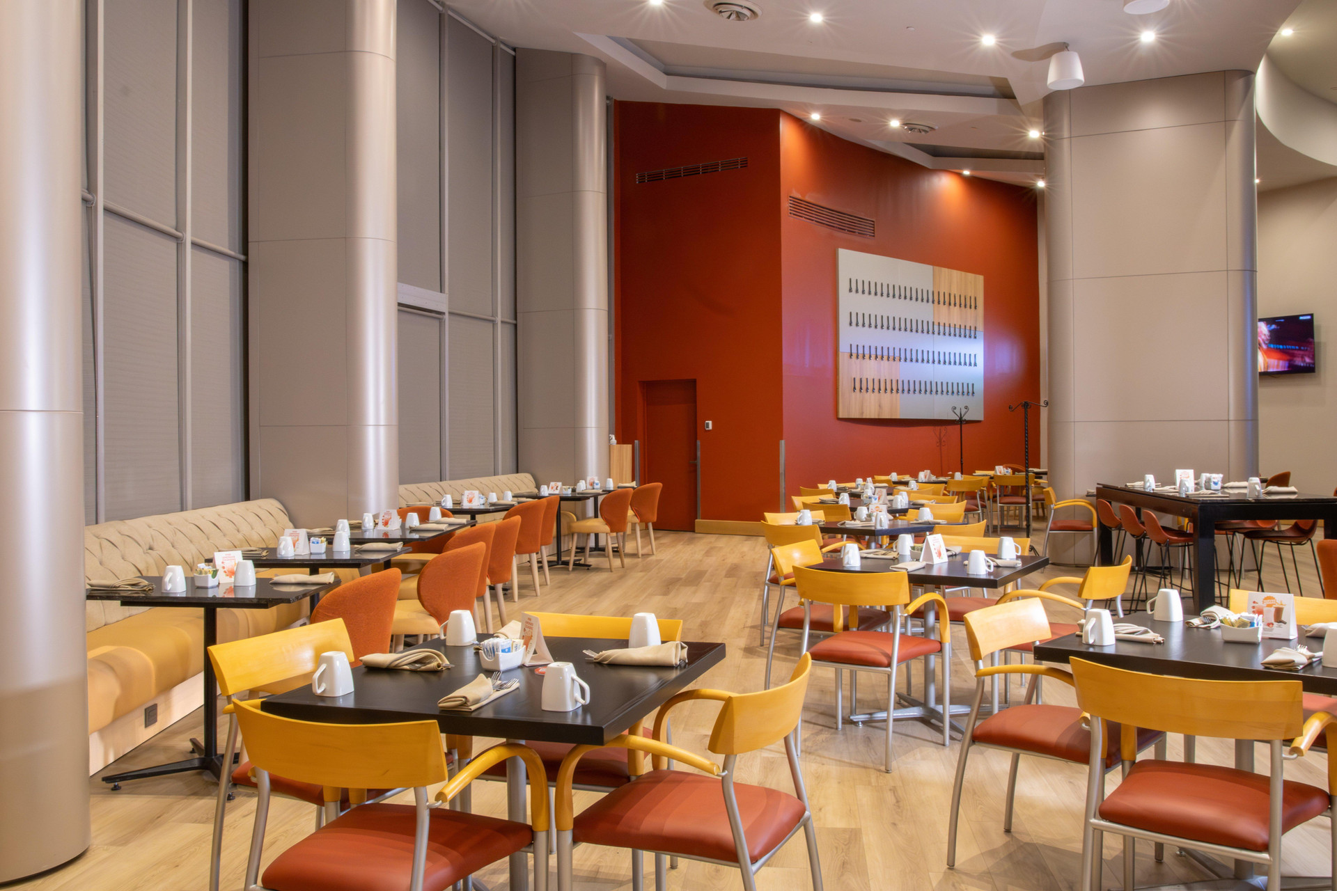 Restaurant Holiday Inn Monterrey - Parque Fundidora by IHG