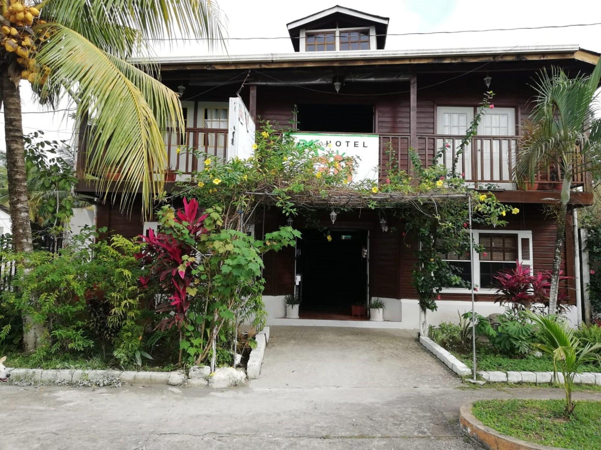 Varios Hotel Gil Resort