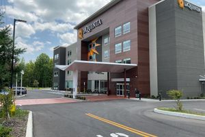 Alojamiento - La Quinta Inn & Suites by Wyndham Manchester / Arnold AFB