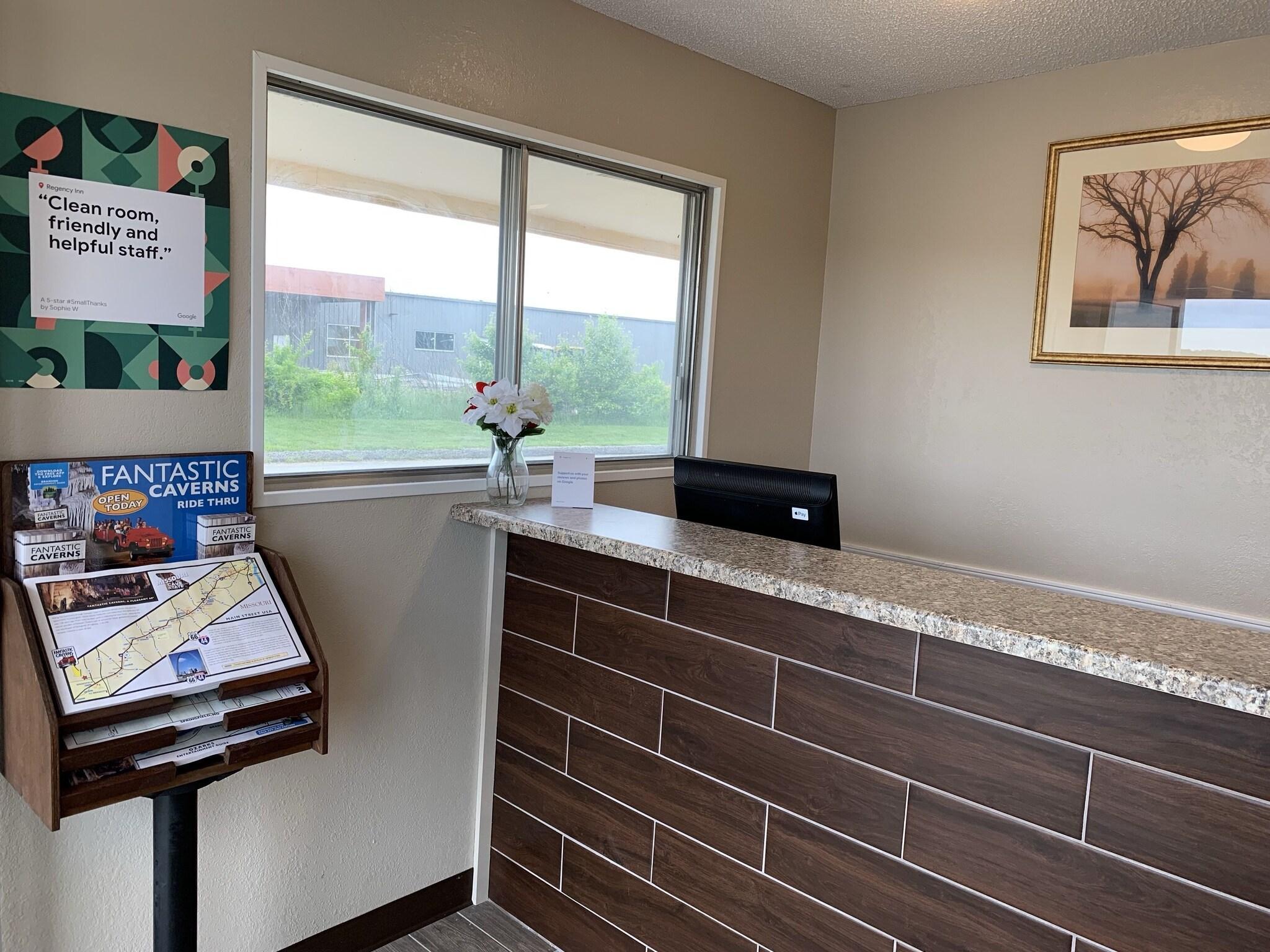 Vista Lobby Regency Inn