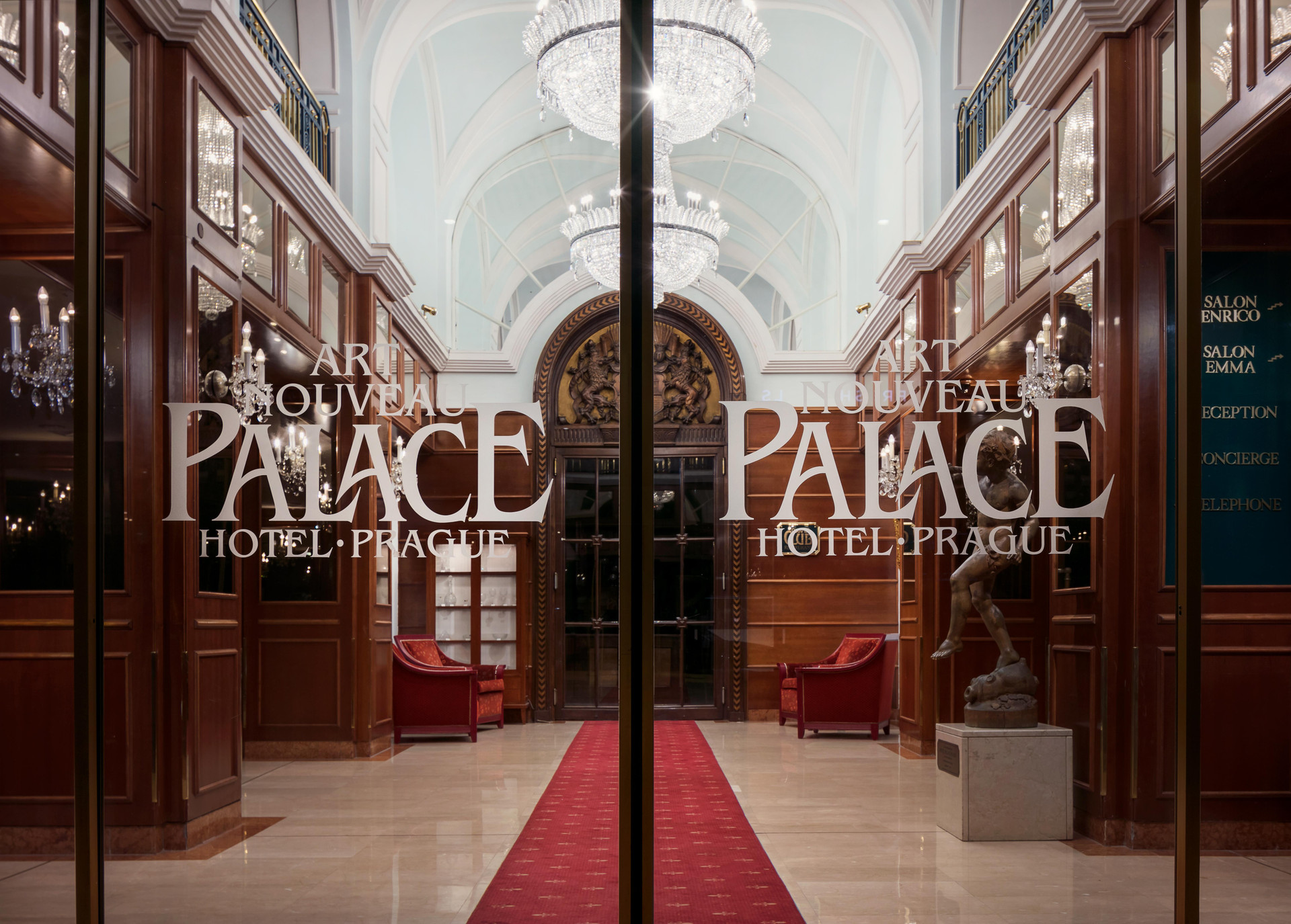 Vista Lobby Art Nouveau Palace Hotel