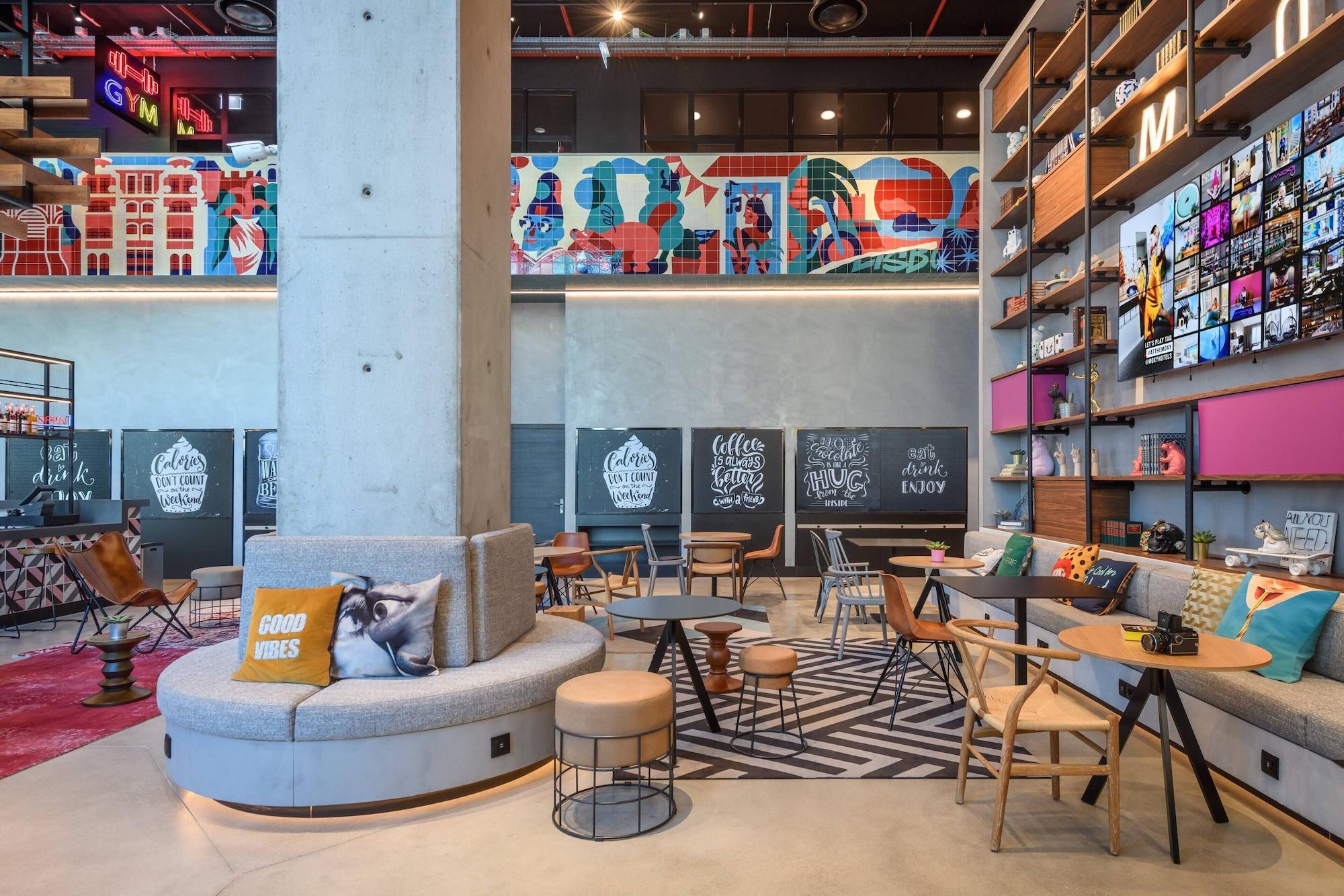 Vista Lobby Moxy Lisboa Oriente