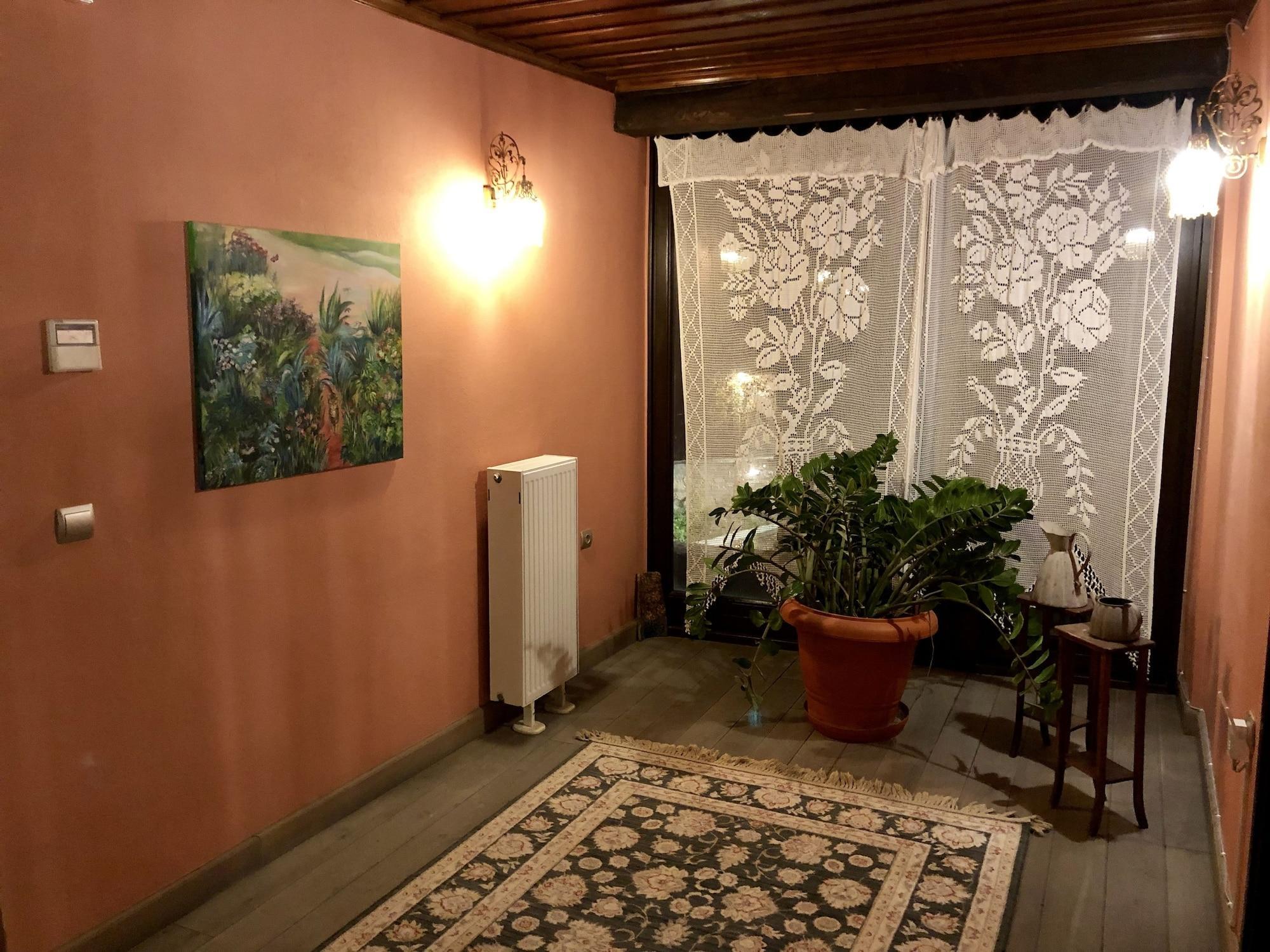 Vista Lobby Varosi 4 Seasons