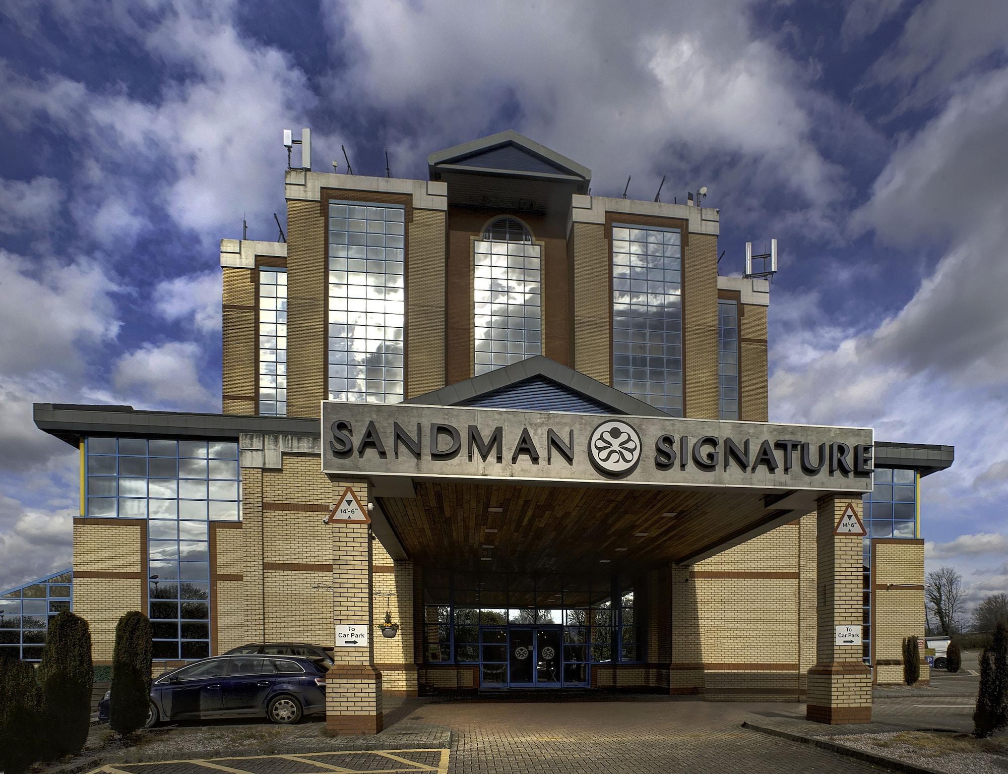 Vista Exterior Sandman Signature London Gatwick Hotel