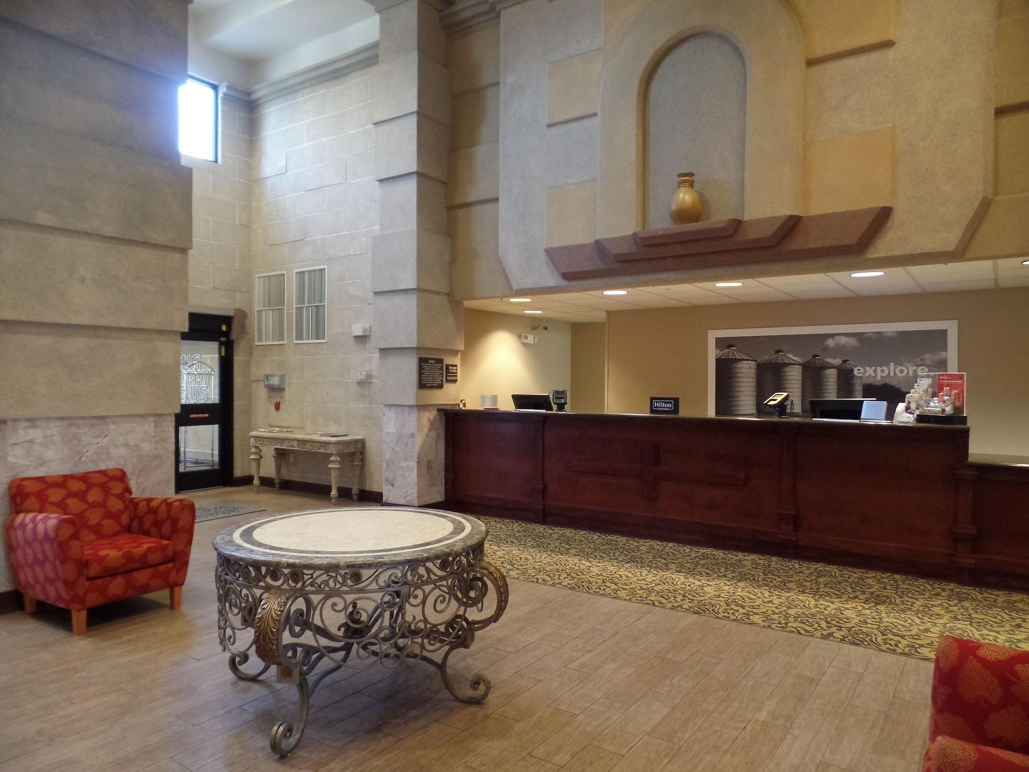 Vista Lobby Hampton Inn Bowling Green