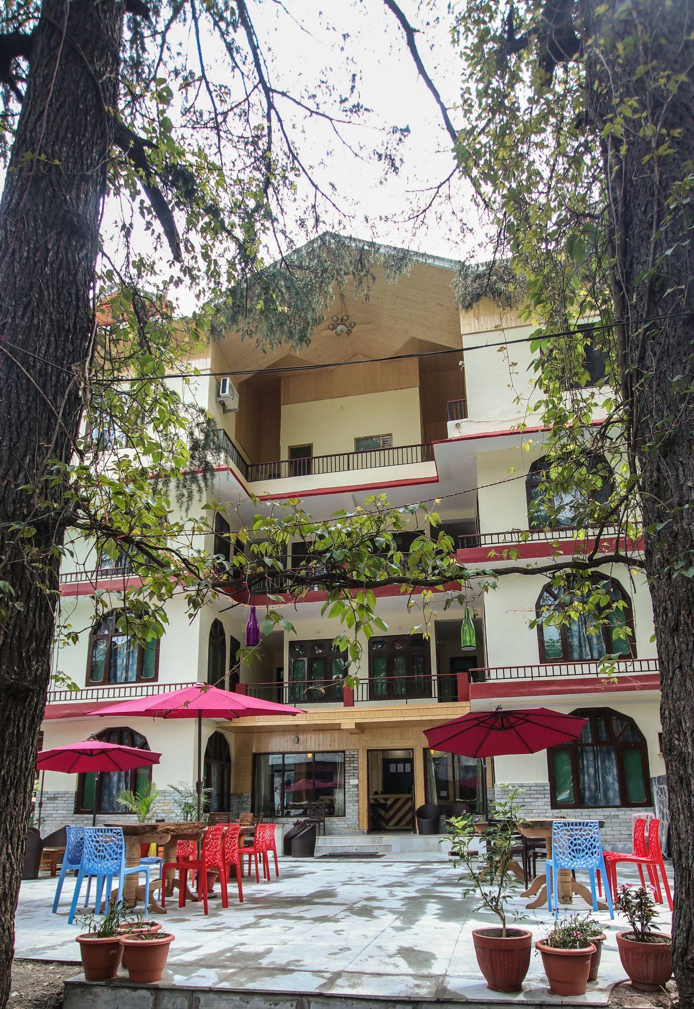 Restaurant The Rainbow Inn & Cafe