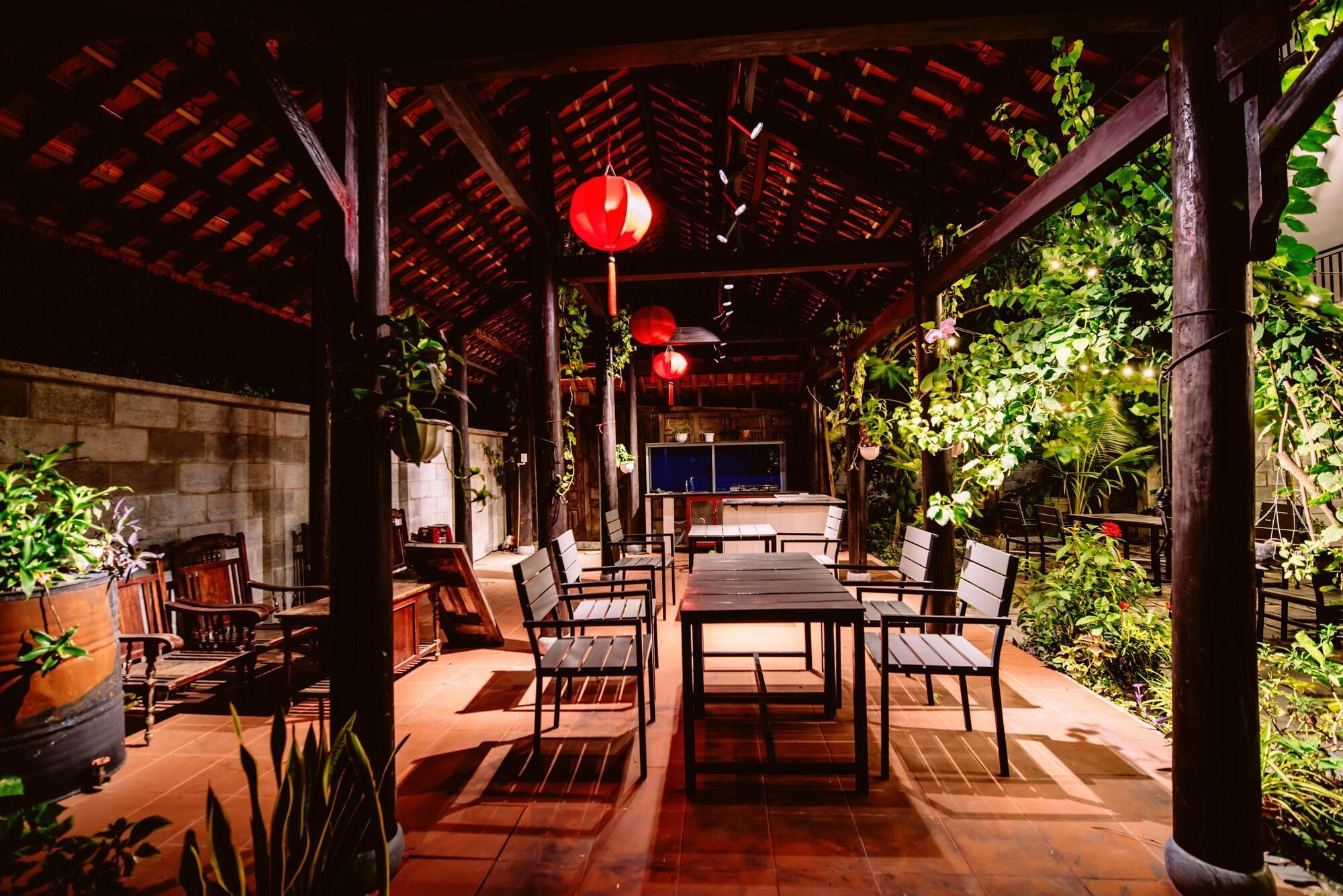 Centro de Negocios Eros Villa Hoi An