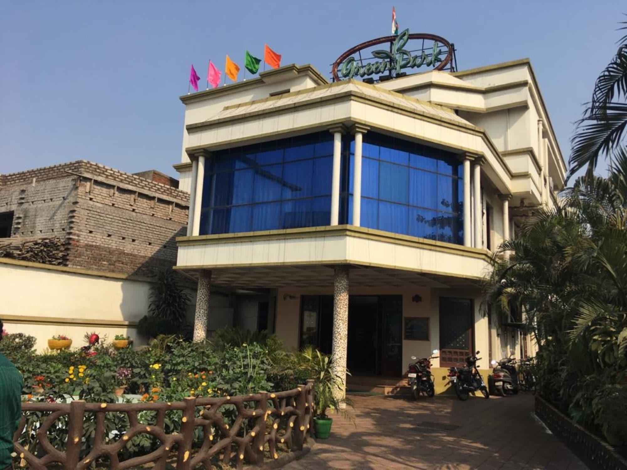 Varios Hotel Green Park