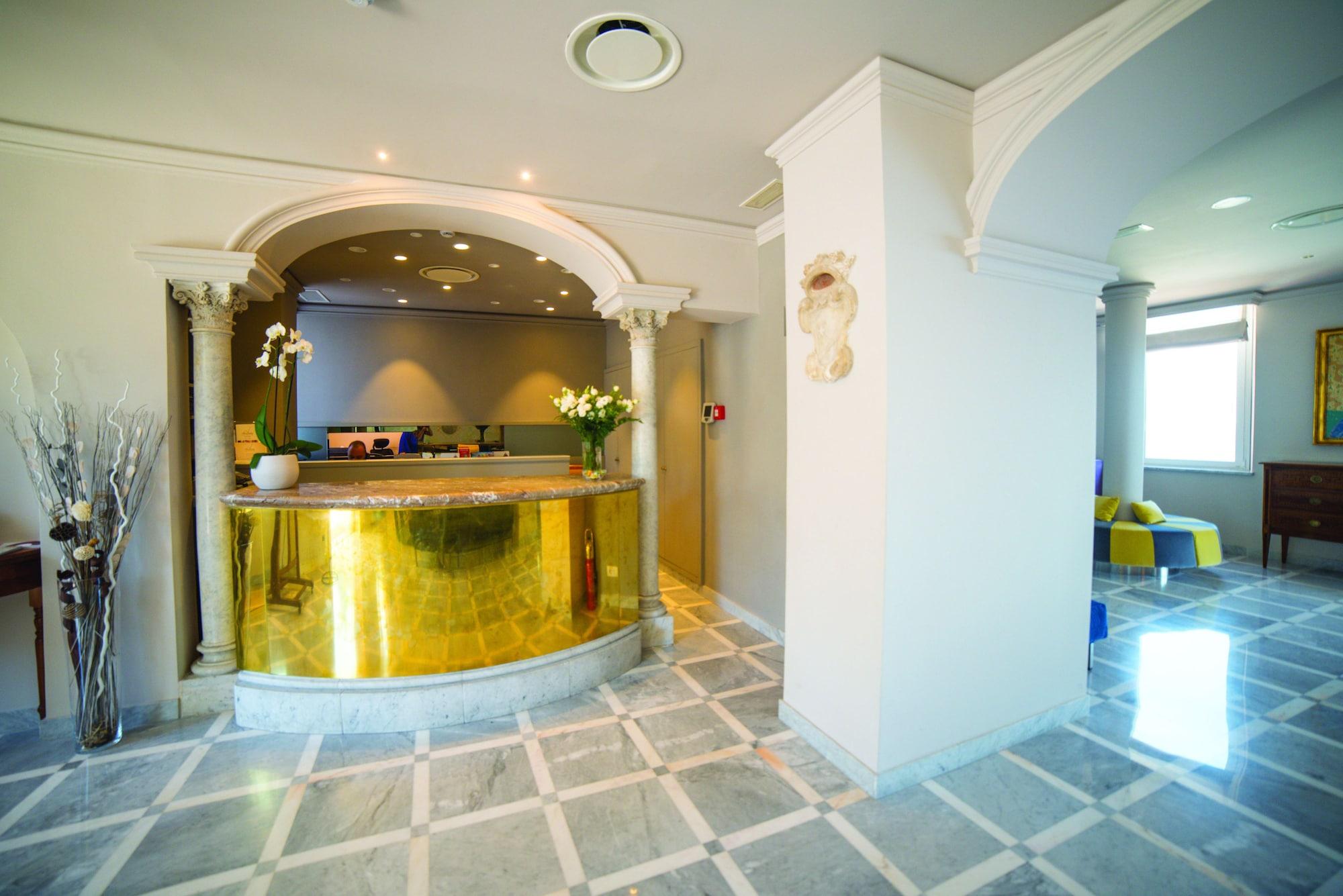 Vista Lobby Grand Hotel Miramare