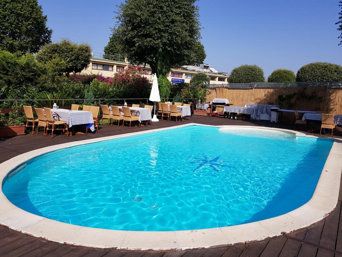 Vista Piscina International Capodichino