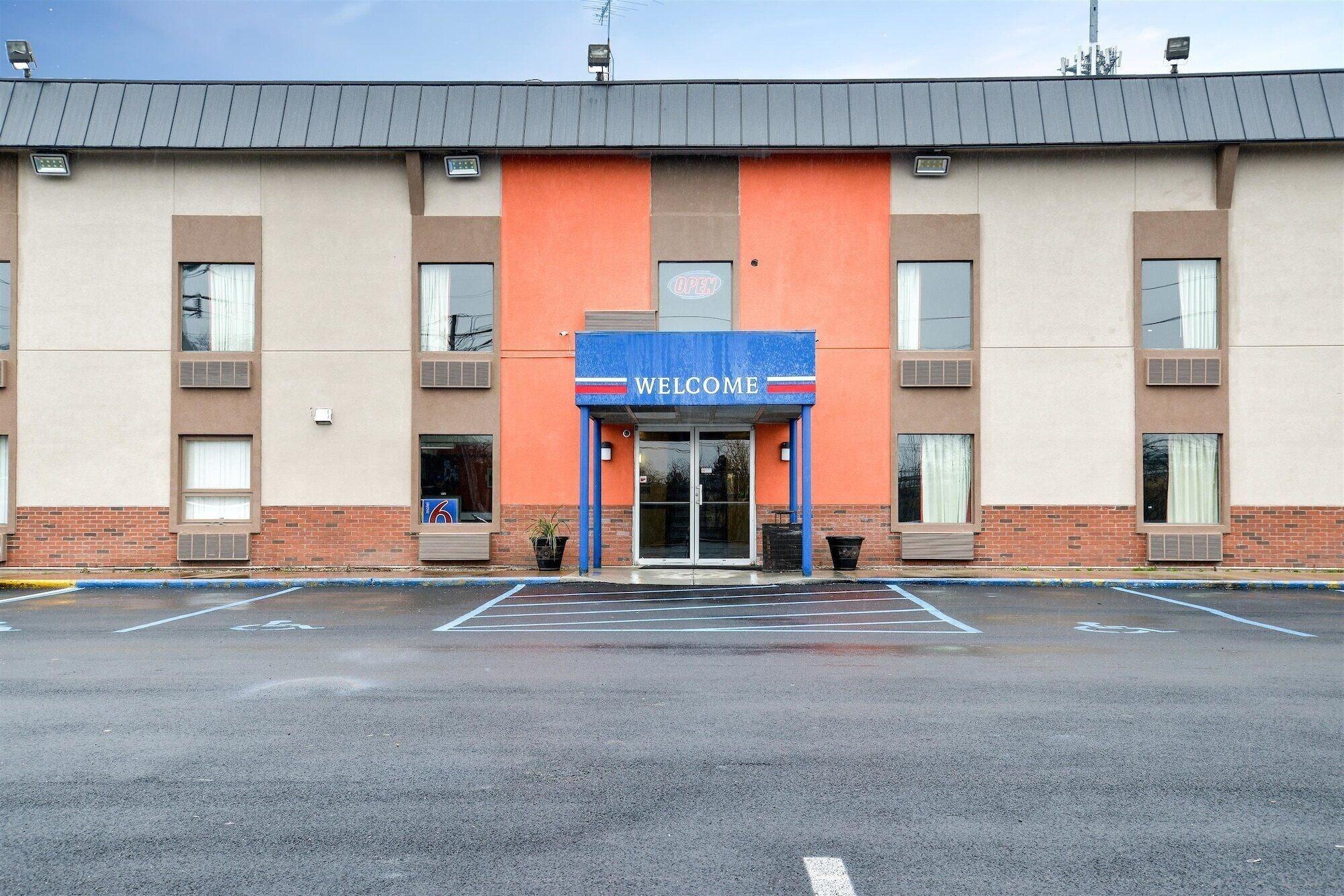 Vista Exterior Motel 6 Toledo, OH