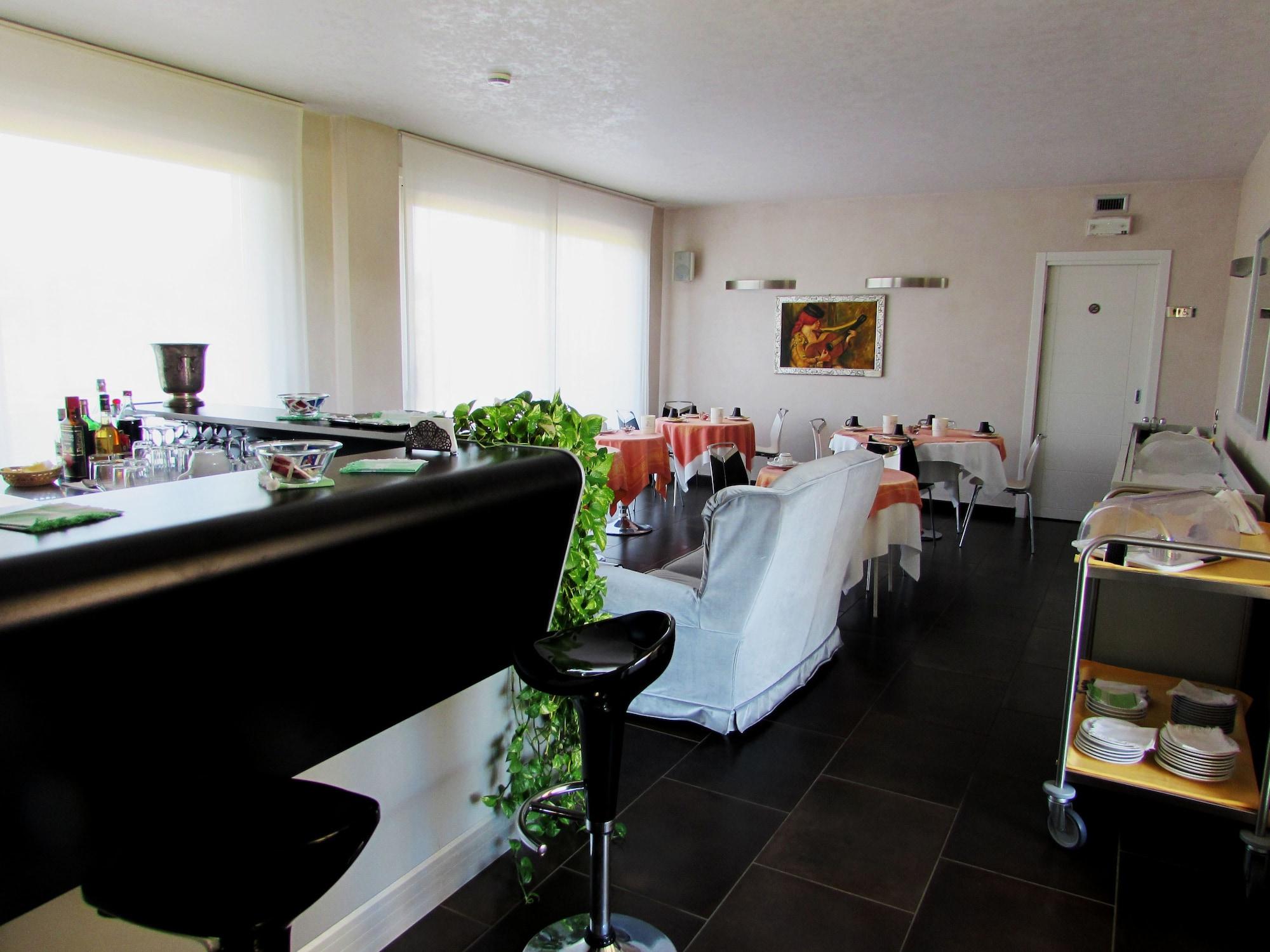 Bar/Salón Hotel Dante Residence