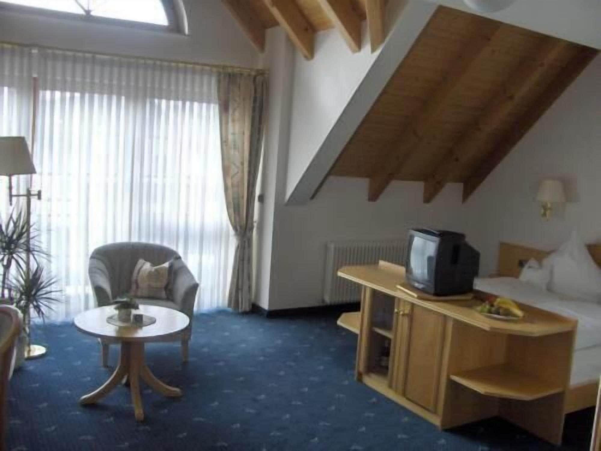 Equipamiento de Habitación Hotel-Restaurant Hirsch Berghaupten