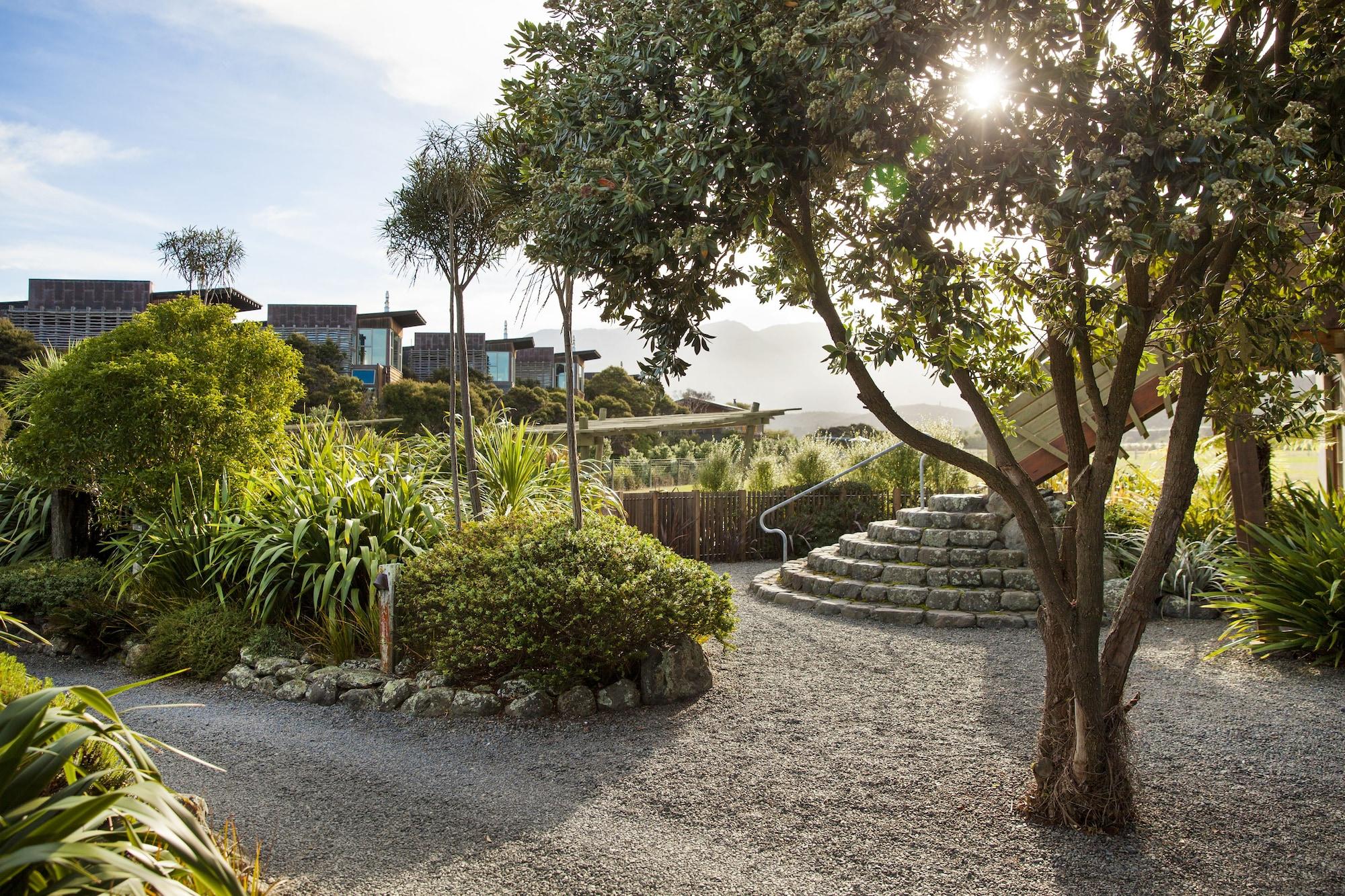 Varios Hapuku Lodge & Tree Houses