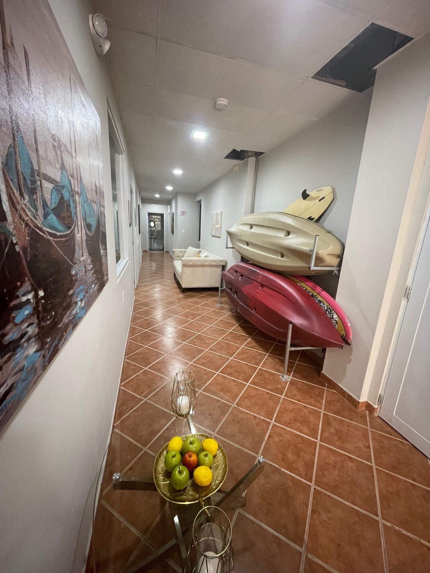 Vista Lobby Shorebreak Hotel