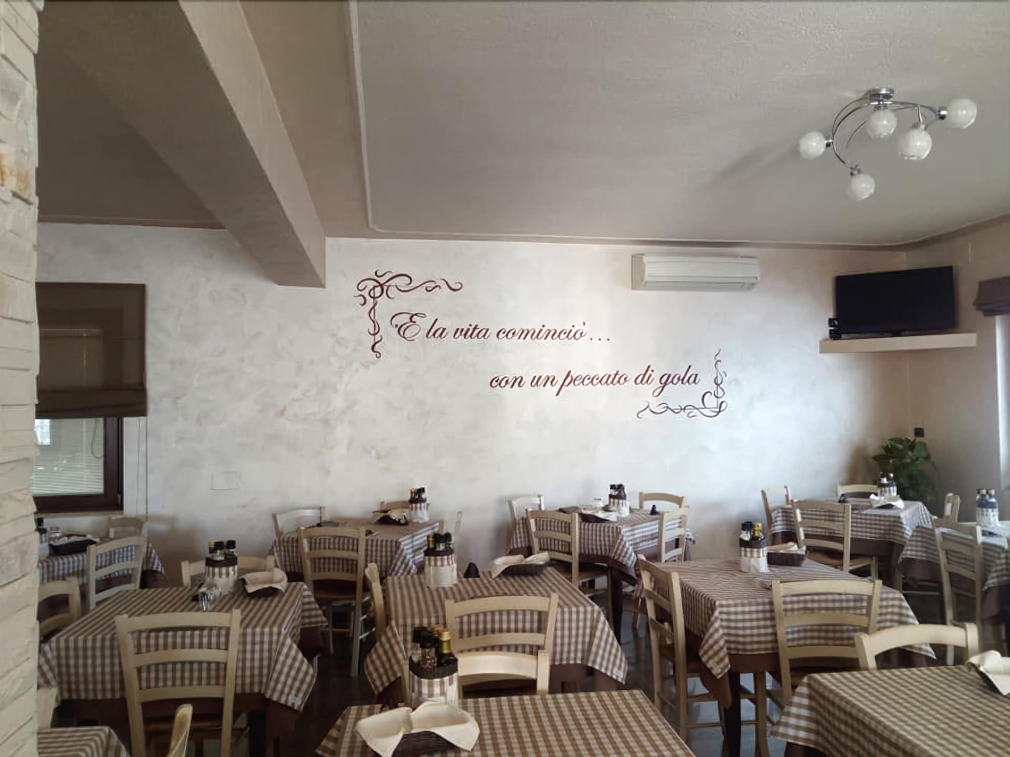 Bar/Salón Al Borgo - Trattoria con Alloggio