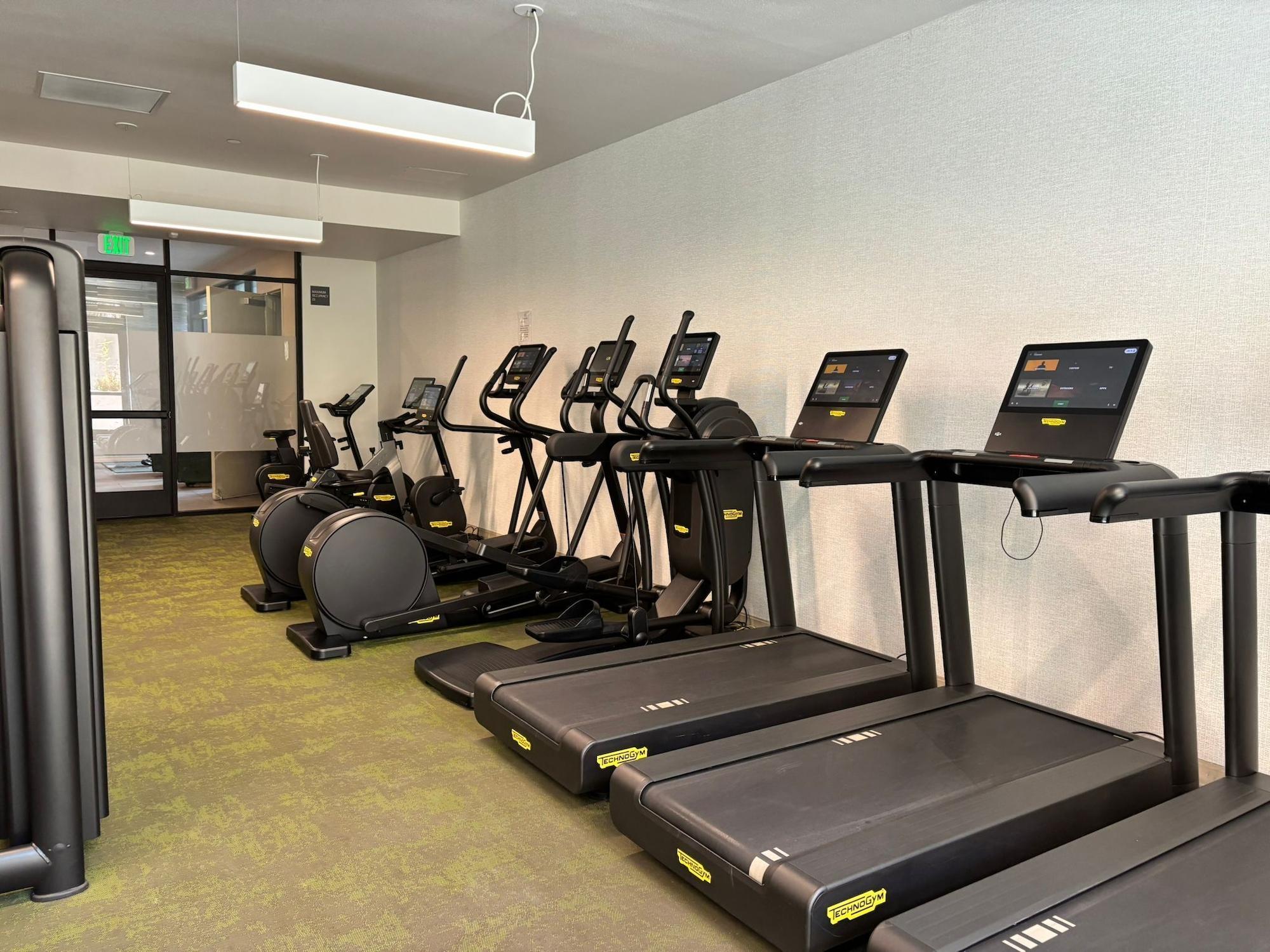 Gimnasio Modern Boutique Living in Culver City