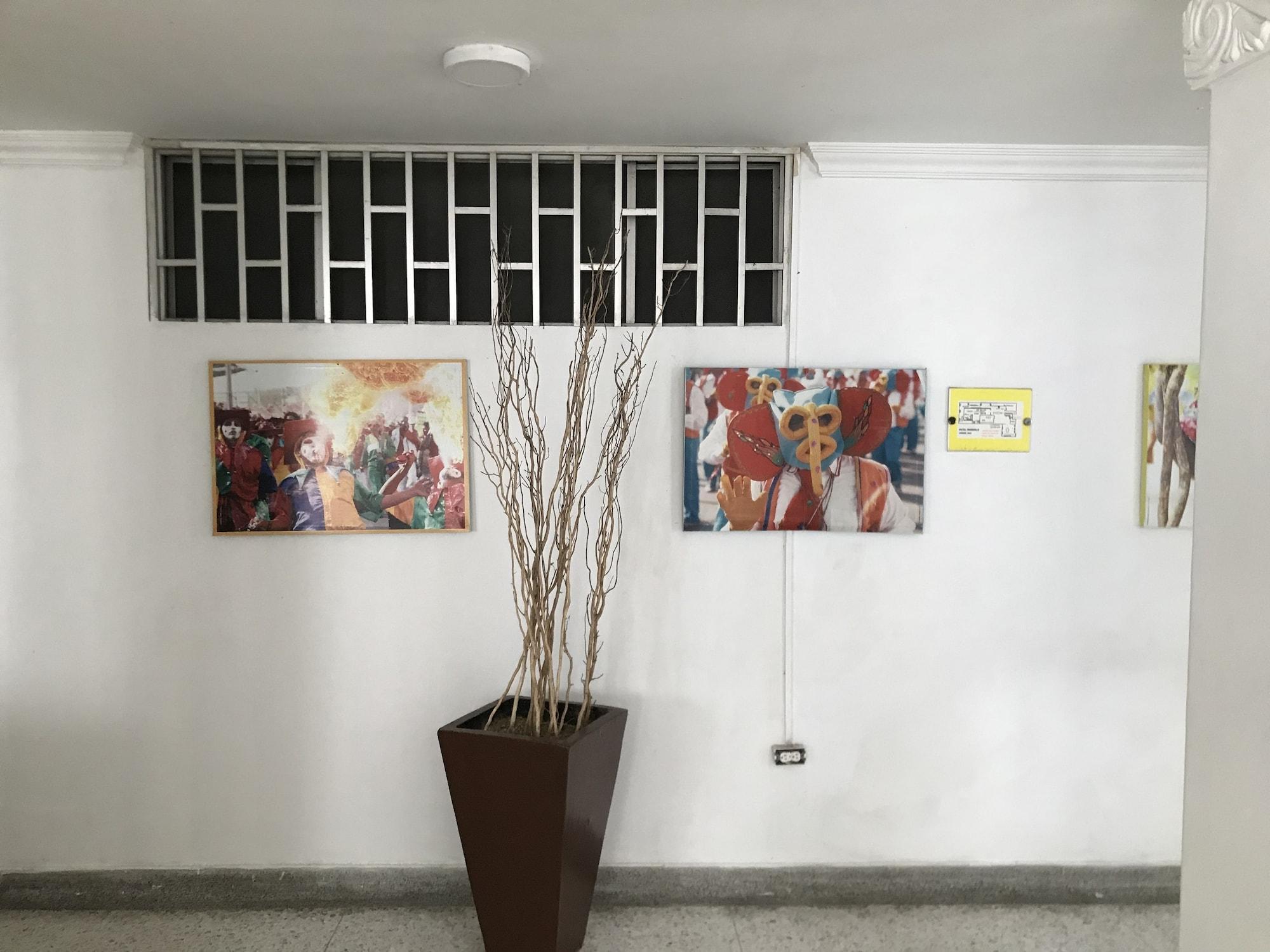 Vista Lobby Hotel Marseille