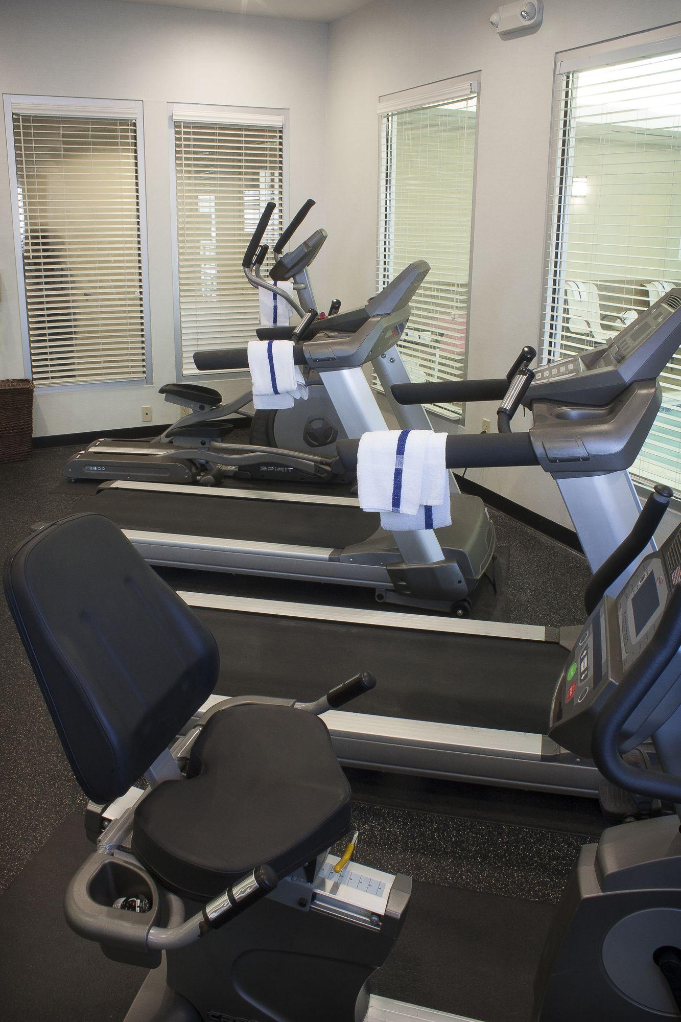 Gimnasio Holiday Inn Express & Suites Youngstown West - Austintown by IHG