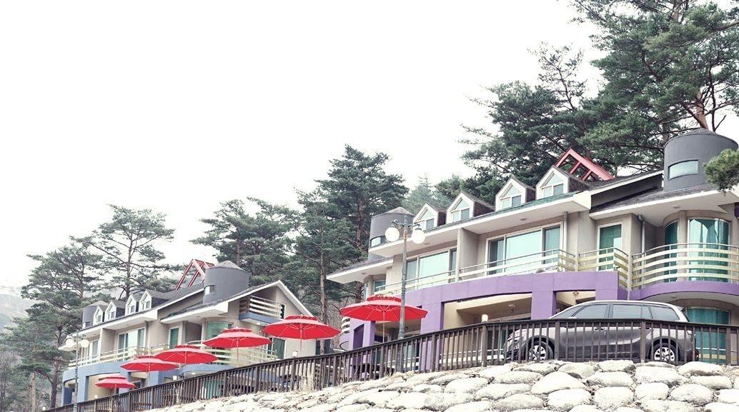 Vista Exterior Royaltree Pension