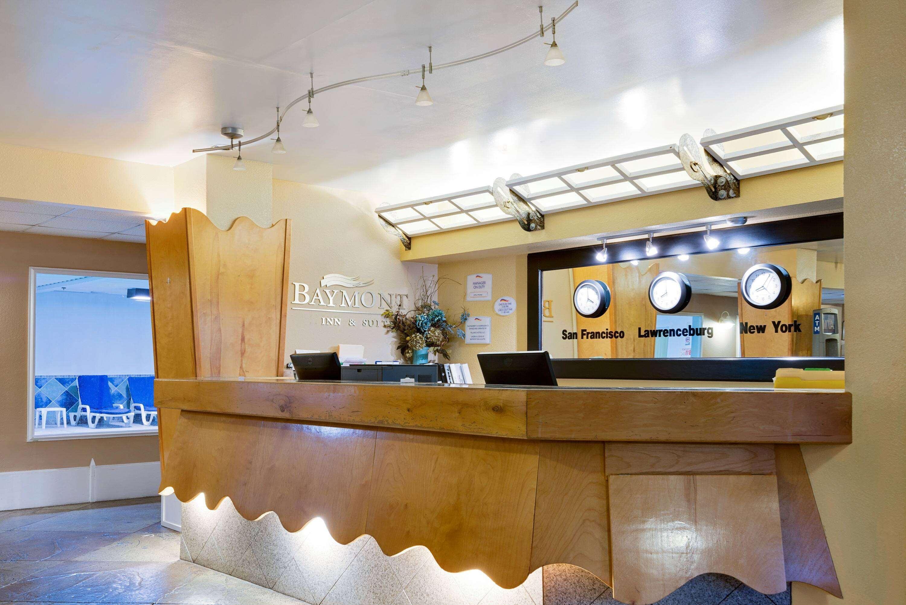 Vista Lobby Baymont by Wyndham Lawrenceburg