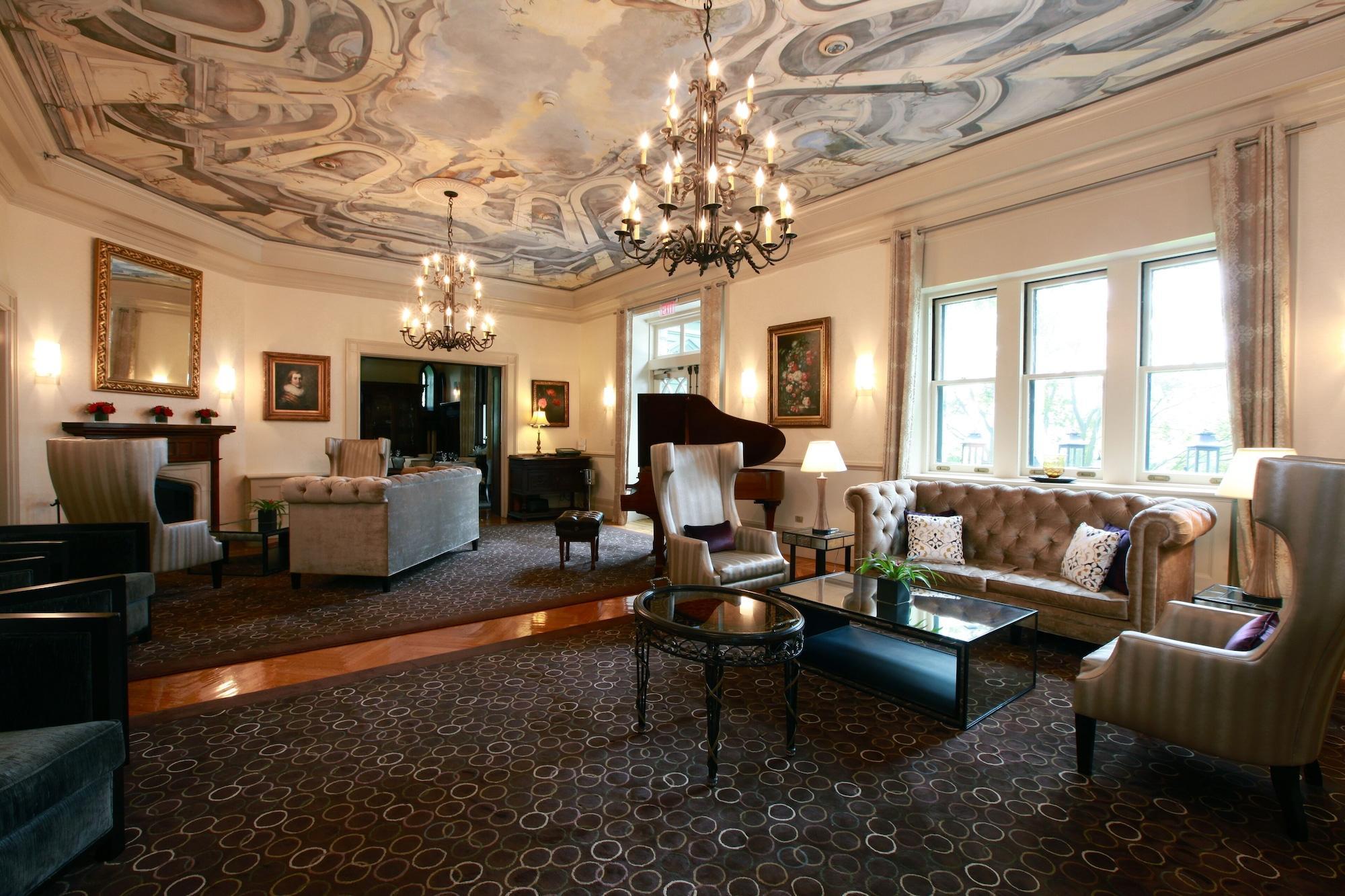 Vista Lobby Castle Hotel & Spa