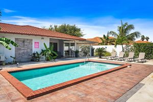 Alquiler Vacacional - Modern Villa Private Pool 4min to Beaches!