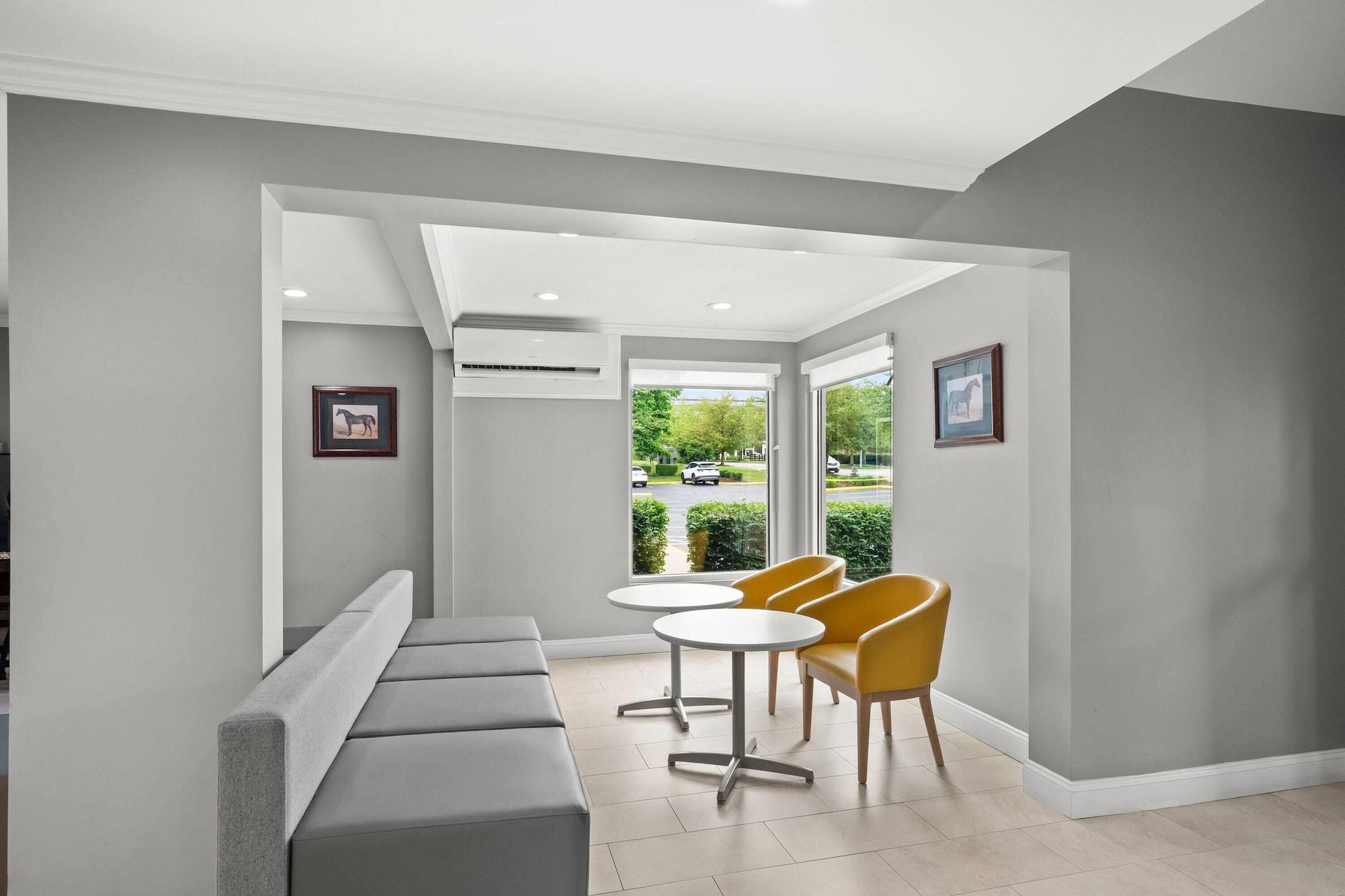 Vista Lobby Microtel Inn by Wyndham Lexington