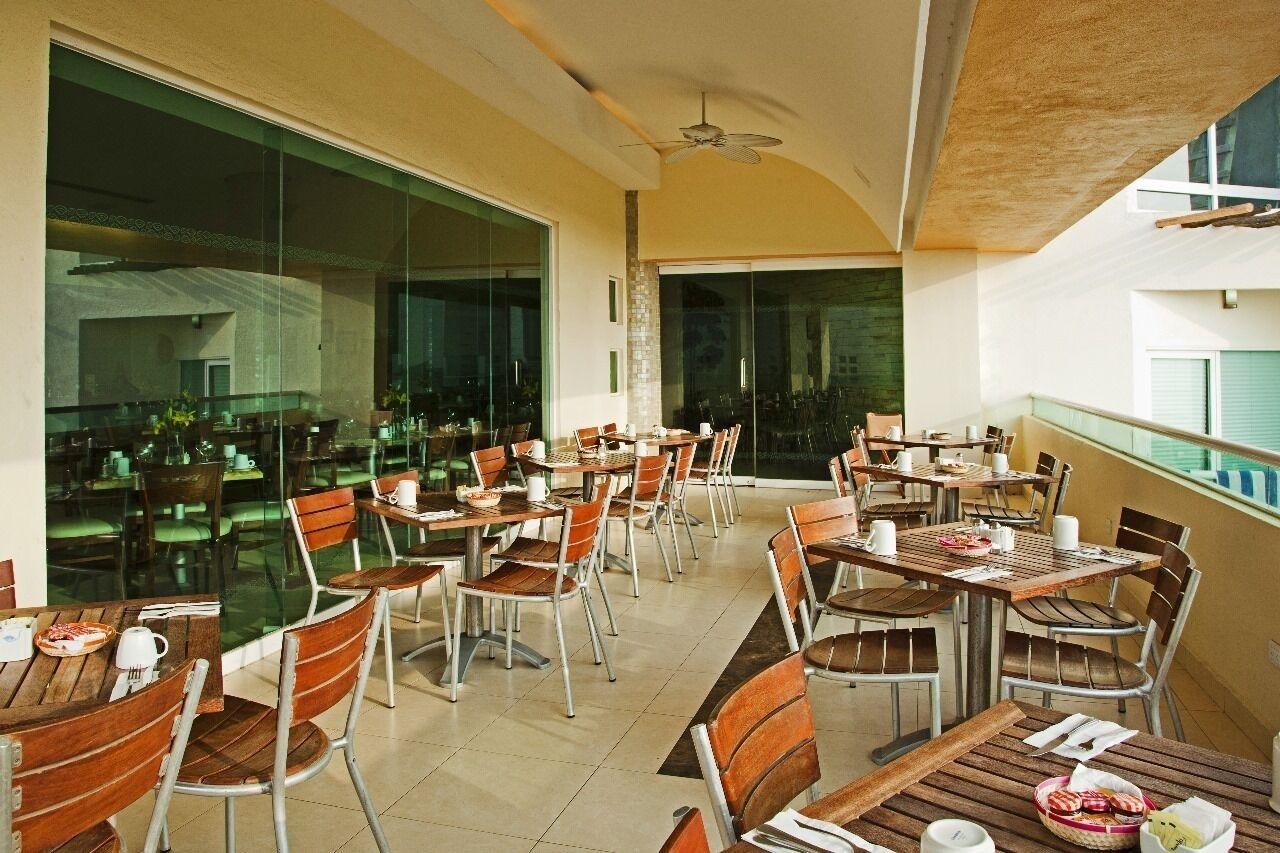 Restaurant Artisan Playa Esmeralda Family Beach Hotel
