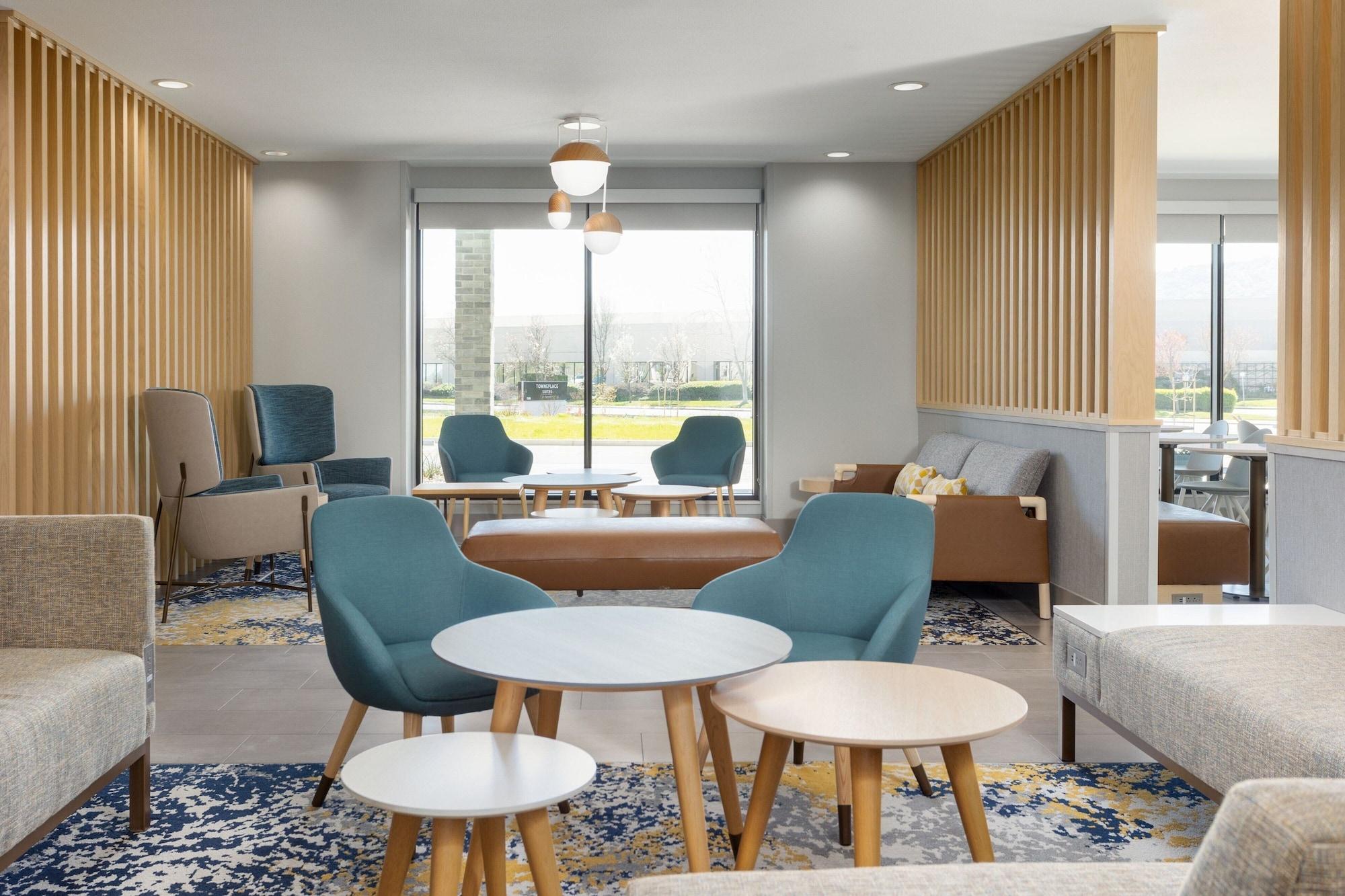Vista Lobby TownePlace Suites by Marriott Pleasanton