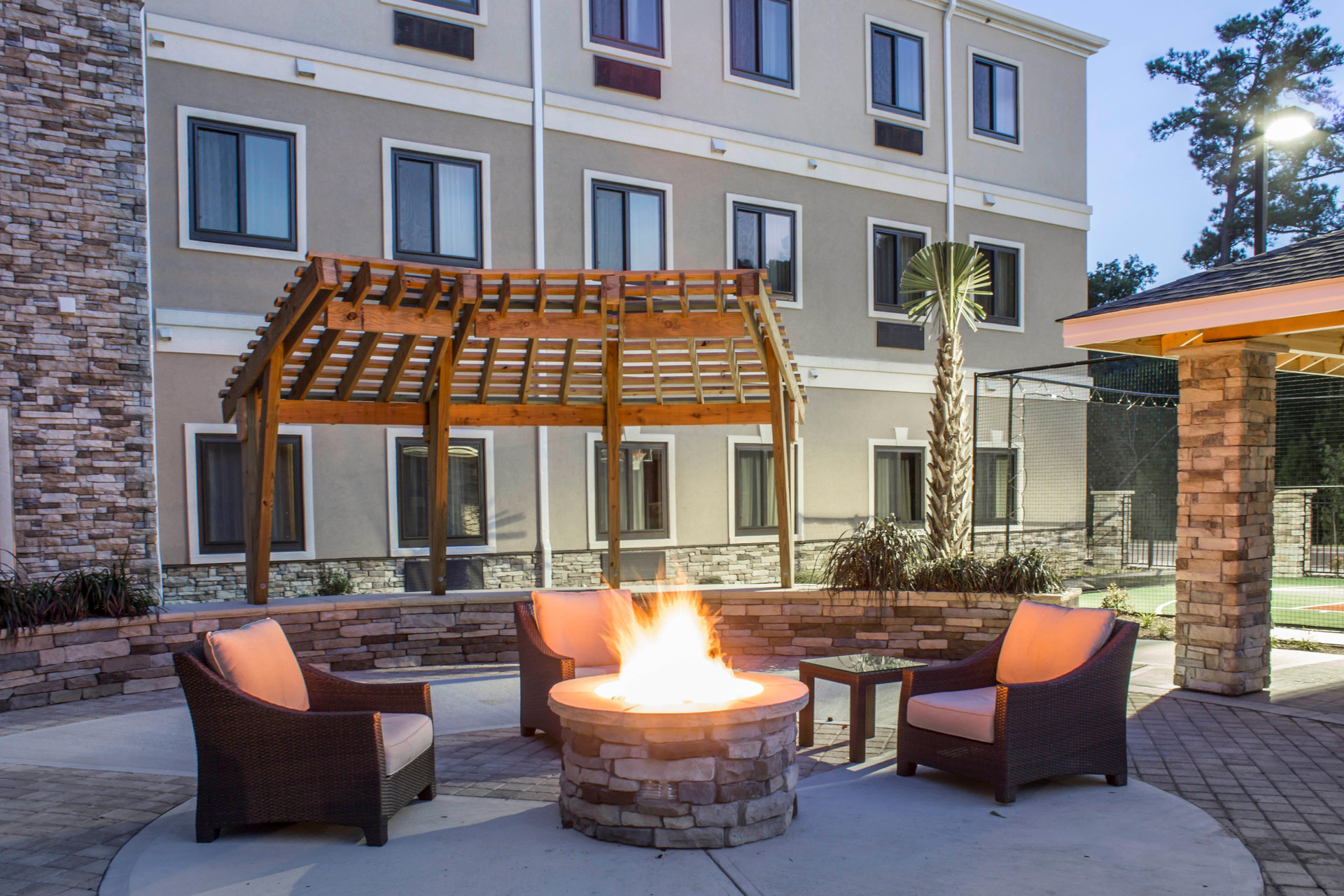 Vista Lobby Staybridge Suites Jacksonville - Camp Lejeune Area by IHG