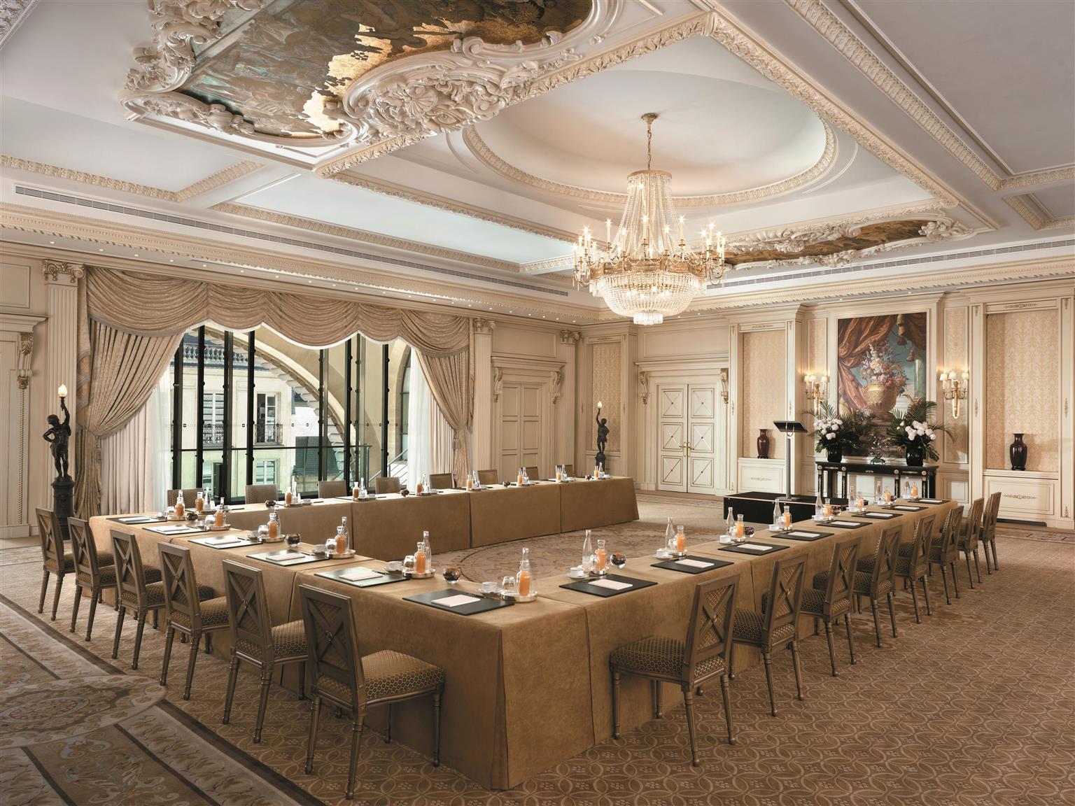 Hotel Shangri-La Hotel Paris