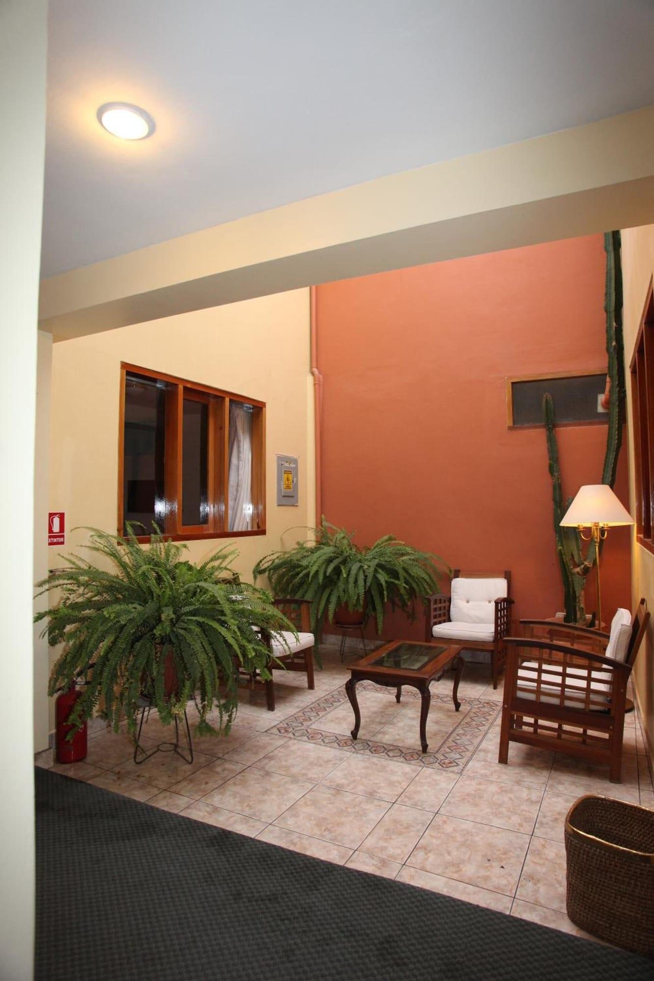 Equipamiento de Habitación Emperador Plaza