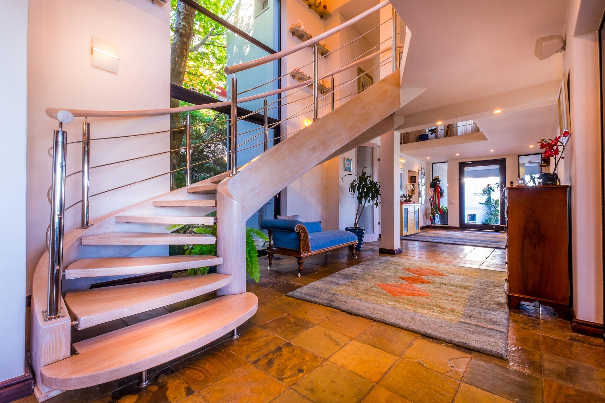 Vista Lobby 185 on Beach Boutique Suites and Apartments