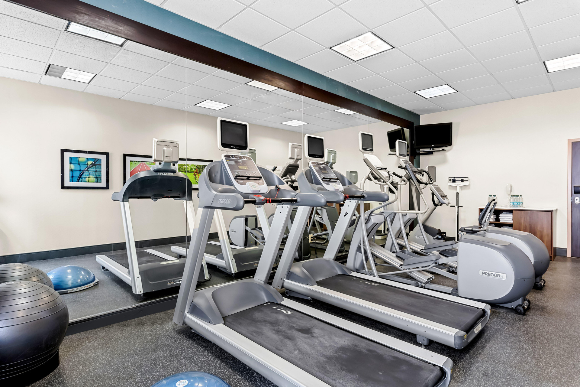 Instalaciones Recreativas Holiday Inn Express Nashville-Hendersonville