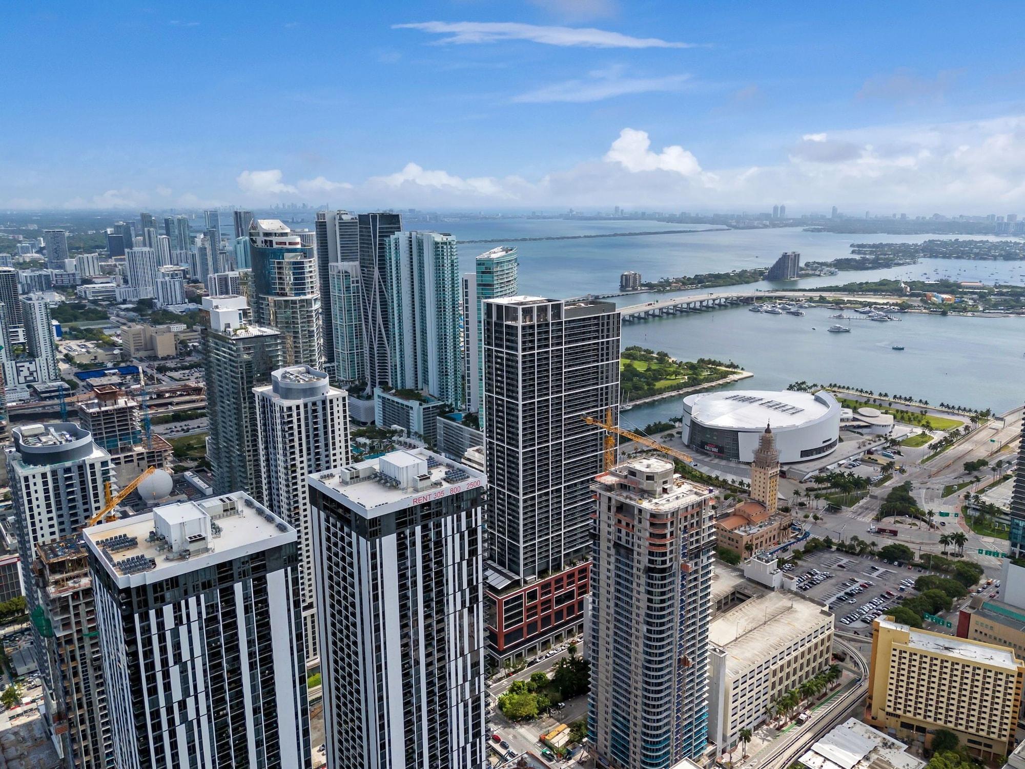 Vista Exterior Gale Miami