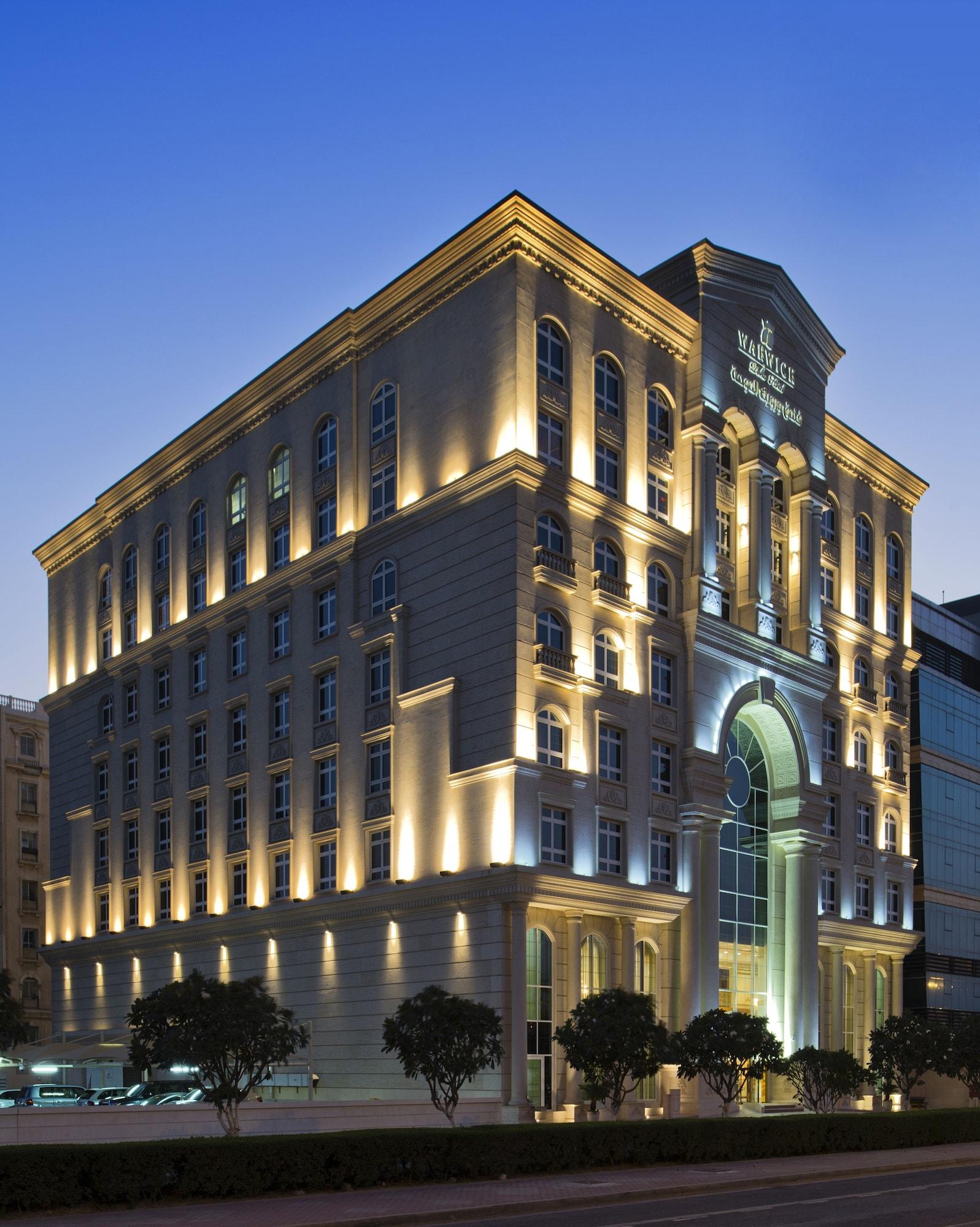 Vista Exterior Warwick Doha