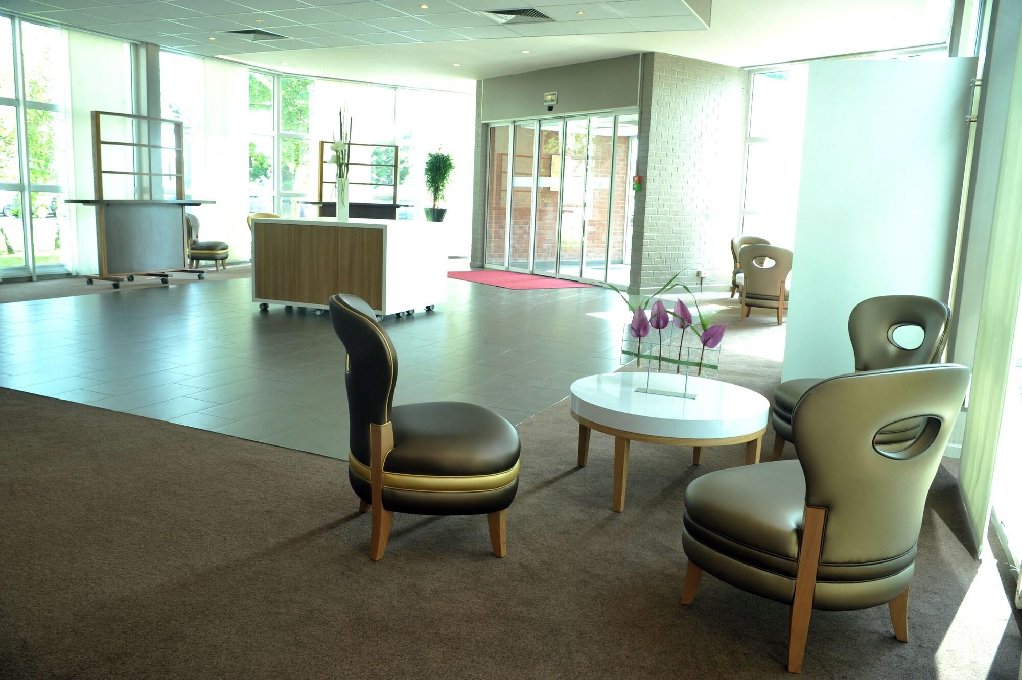 Vista Lobby Mercure Lille Aeroport