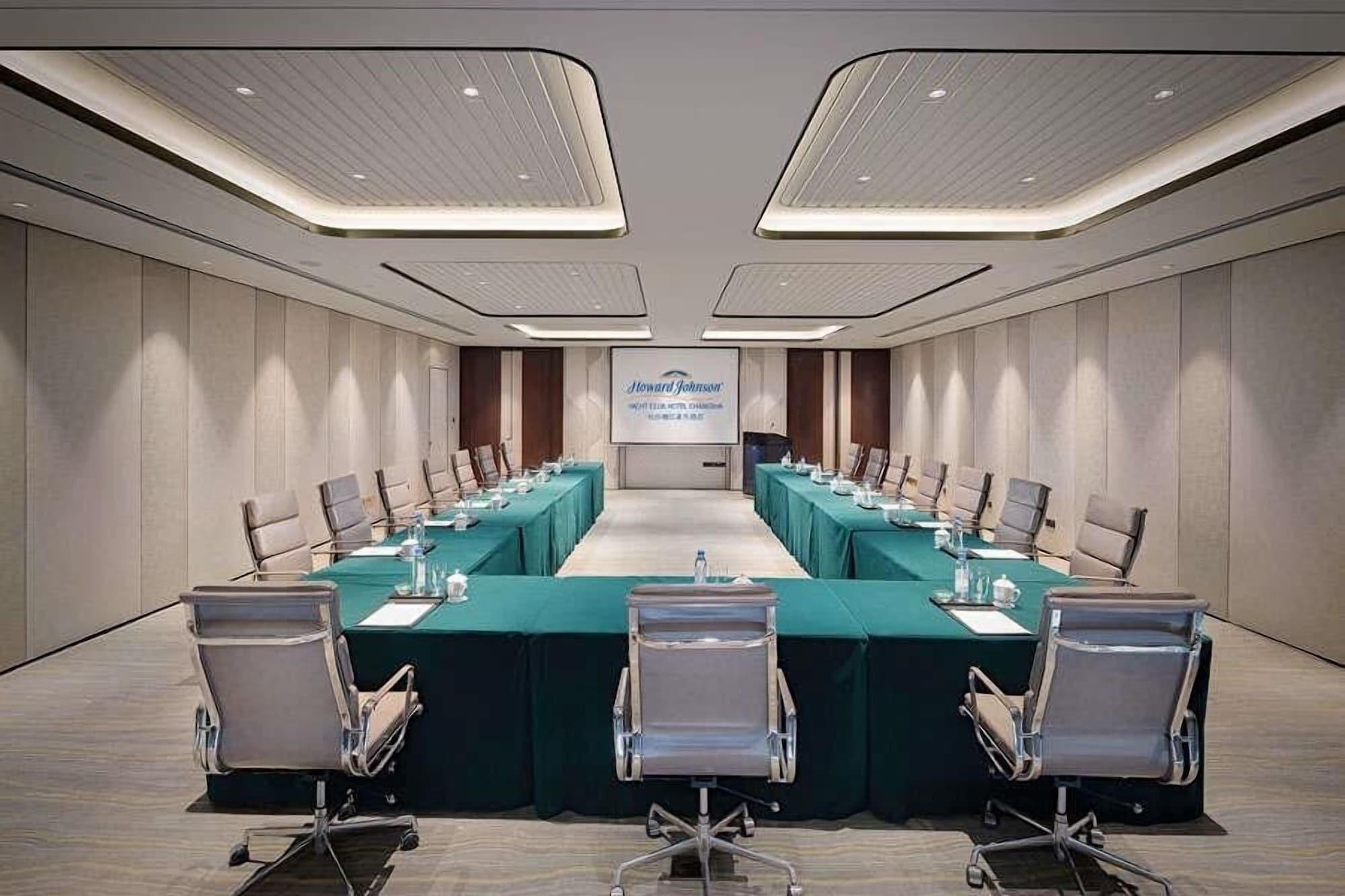 Sala de Reuniones Howard Johnson Yacht Club Hotel