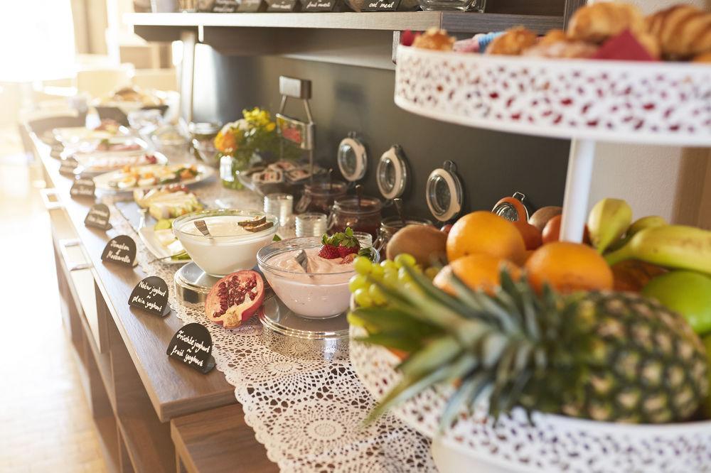 Vista Exterior Empress Hotel