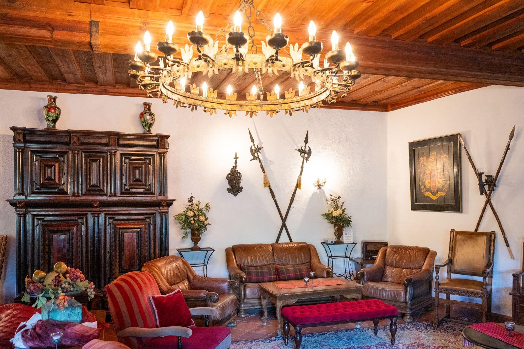 Vista Lobby Burg Rabenstein
