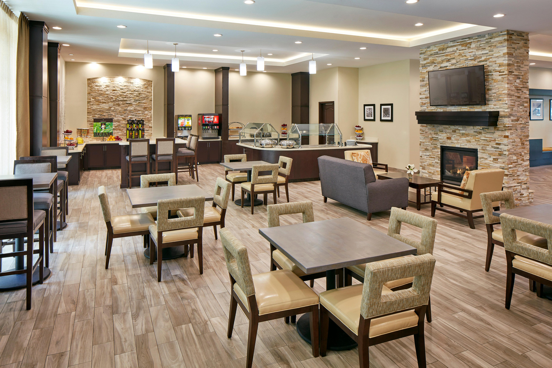 Restaurant Staybridge Suites Anaheim At The Park by IHG