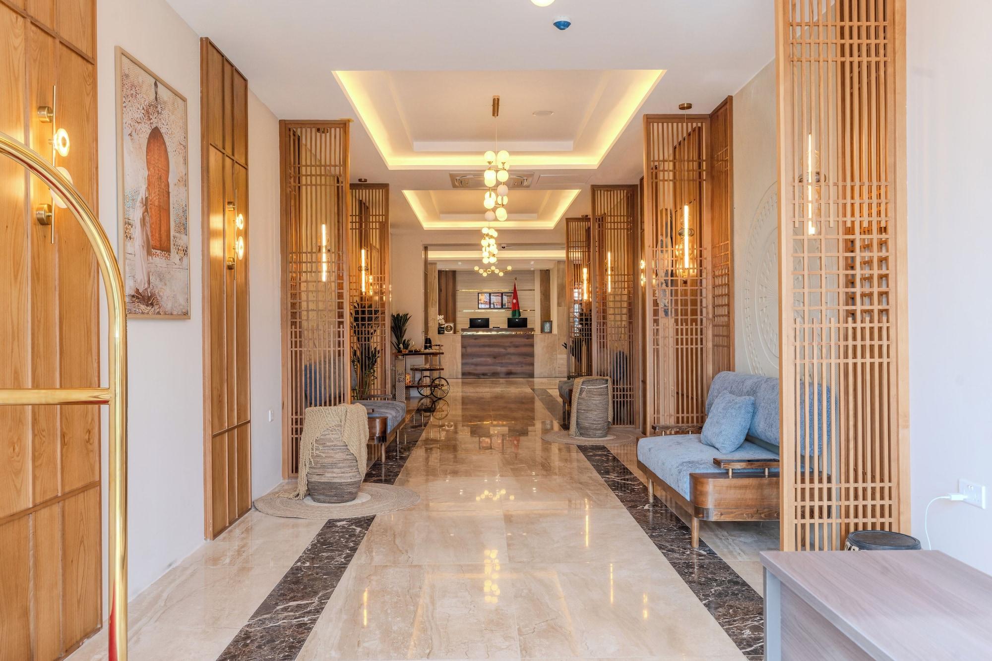 Vista Lobby Golden Pillar Hotel