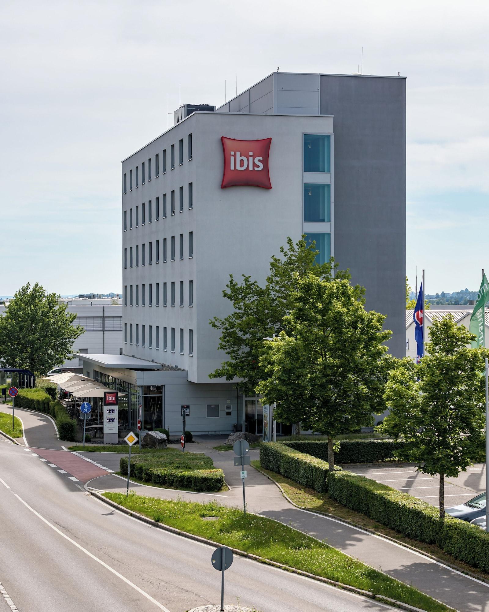 Vista Exterior Hotel ibis Friedrichshafen Airport Messe