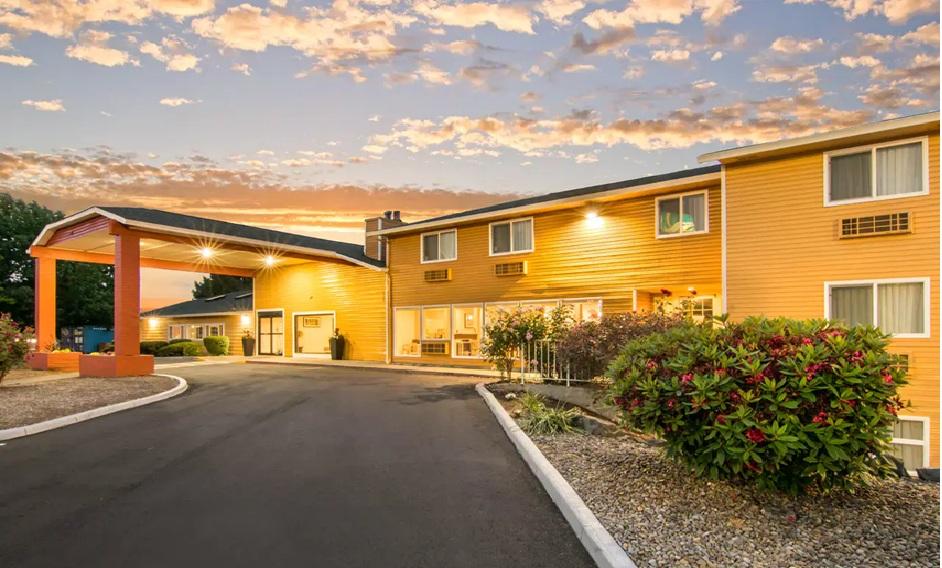 Vista Lobby Quality Inn & Suites - Albany, OR