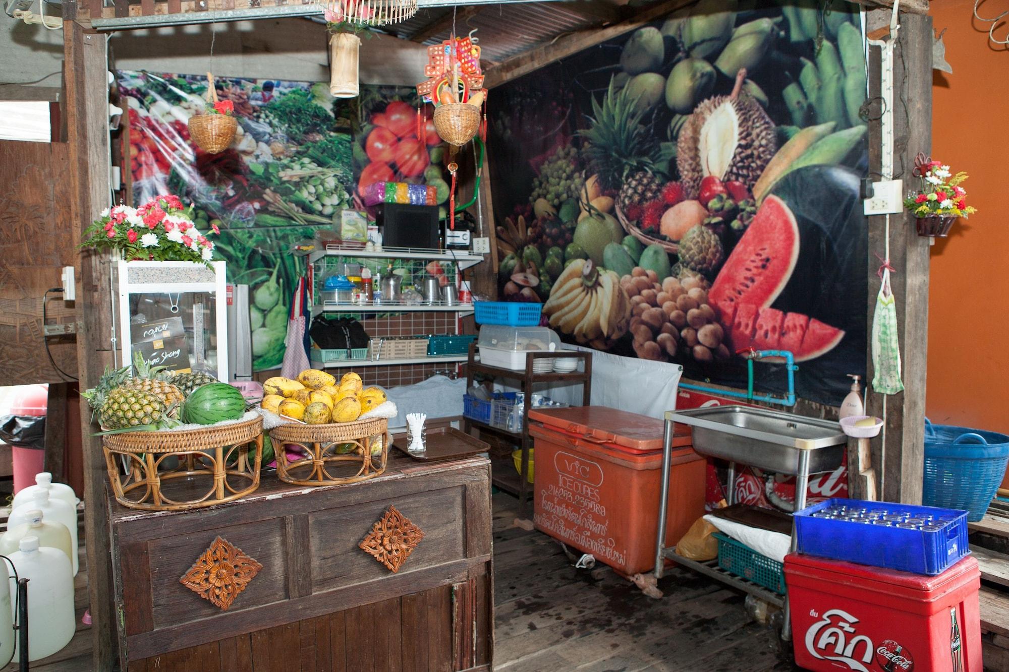 Restaurant Baan Are Gong Riverside Homestay