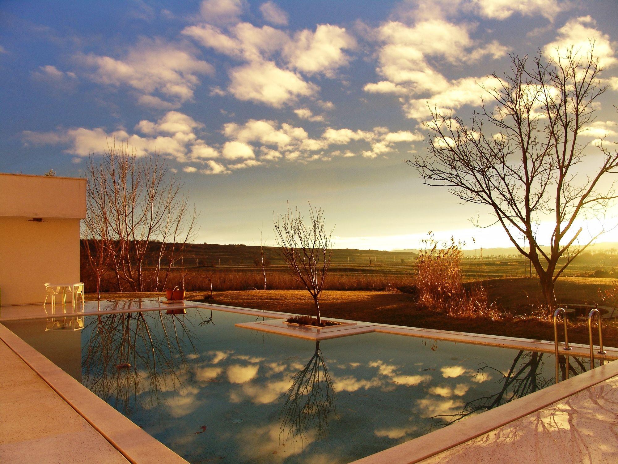 Vista Piscina Hotel Gracanica