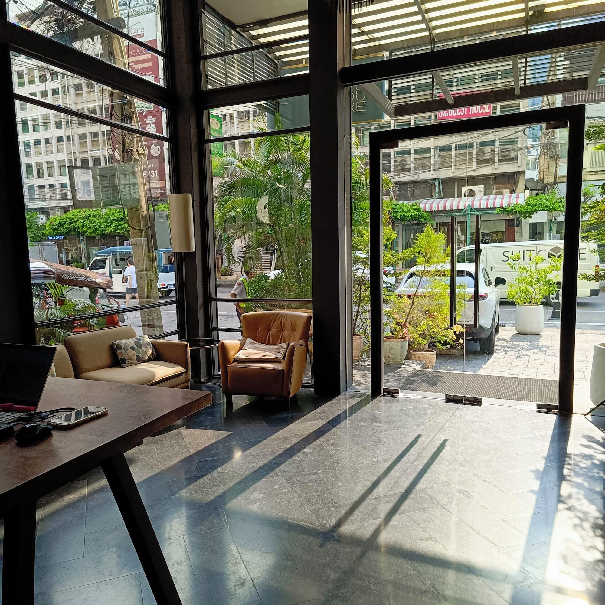 Vista Lobby Sacha's Hotel Uno