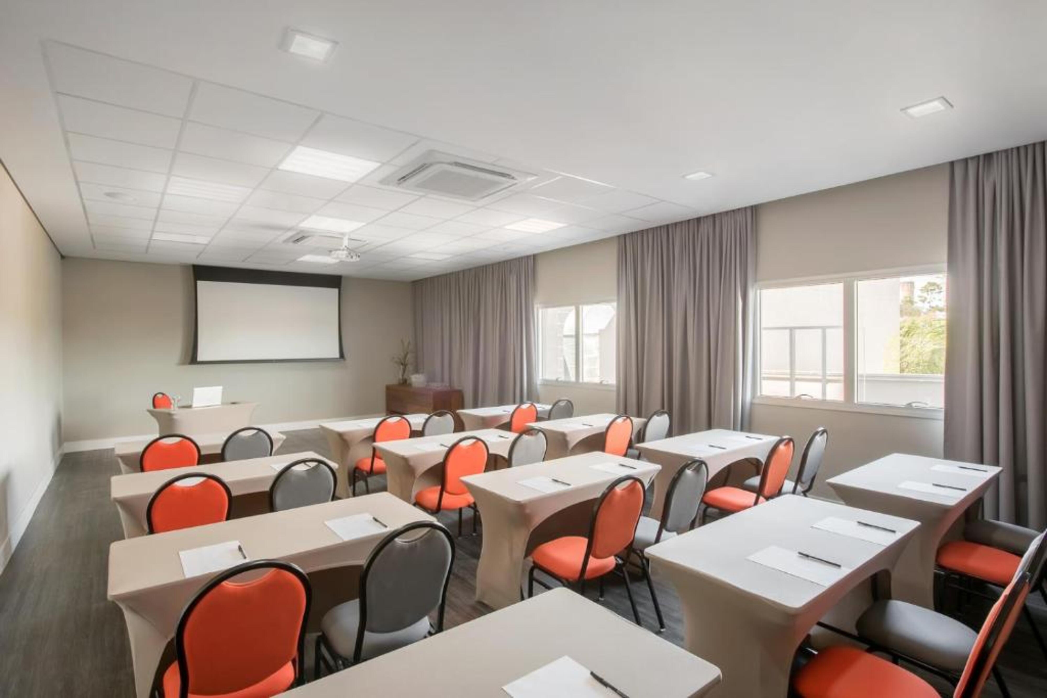 Sala de Reuniones Intercity Ribeirao Preto
