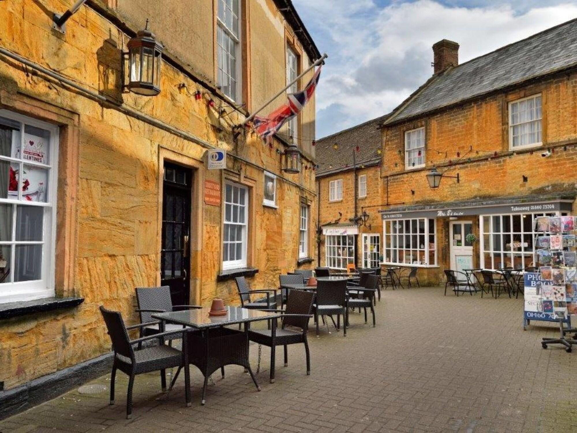 Vista Exterior The George Hotel, Crewkerne